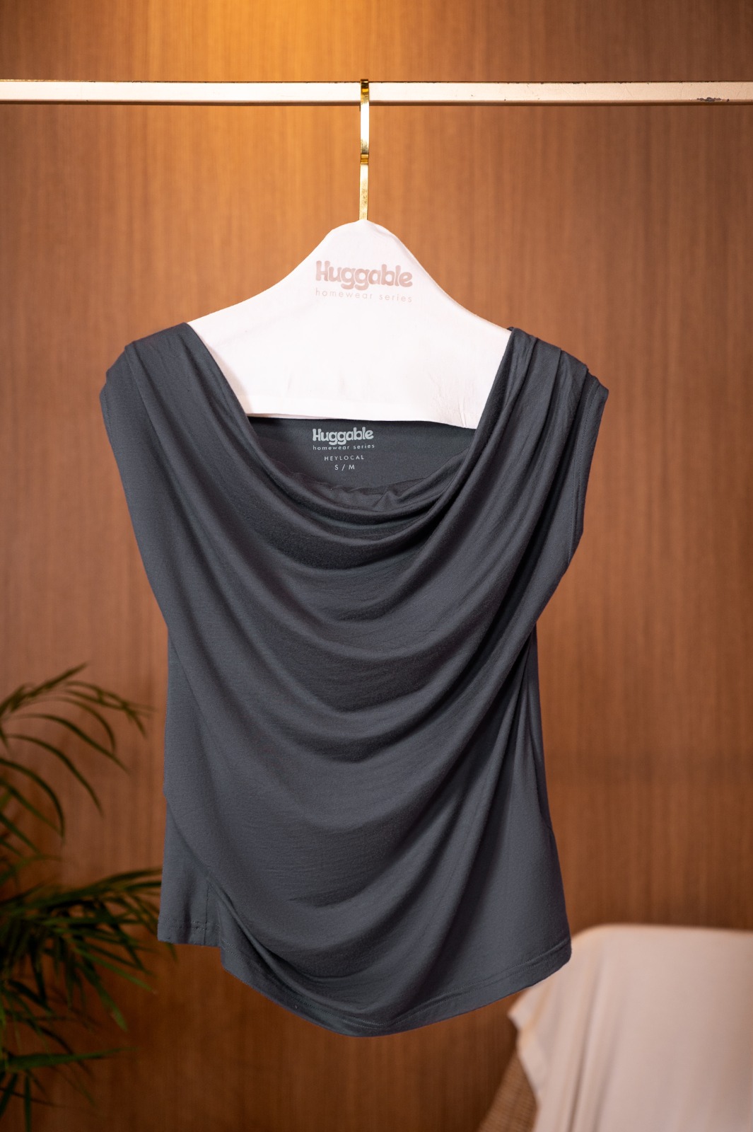 HUGGABLE DRAPERY TOP STONE