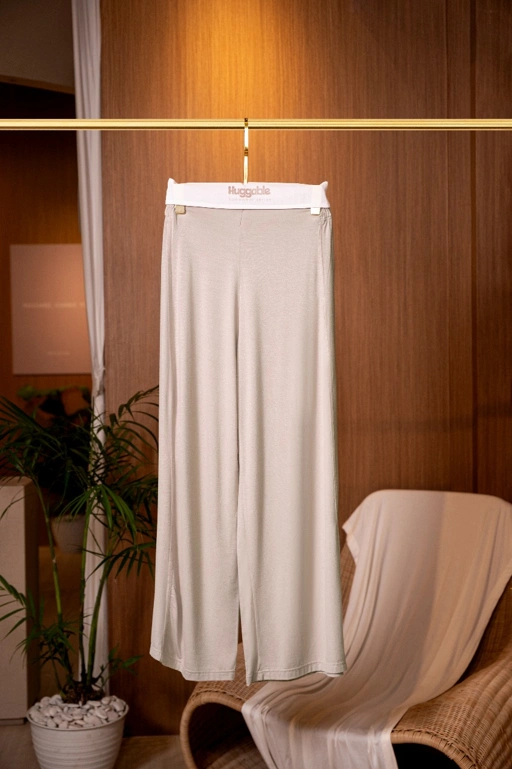 Image of HUGGABLE LOOSE PANTS BONE