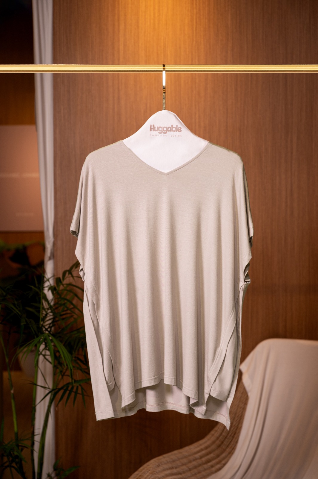 HUGGABLE FLAP V-NECK TOP BONE