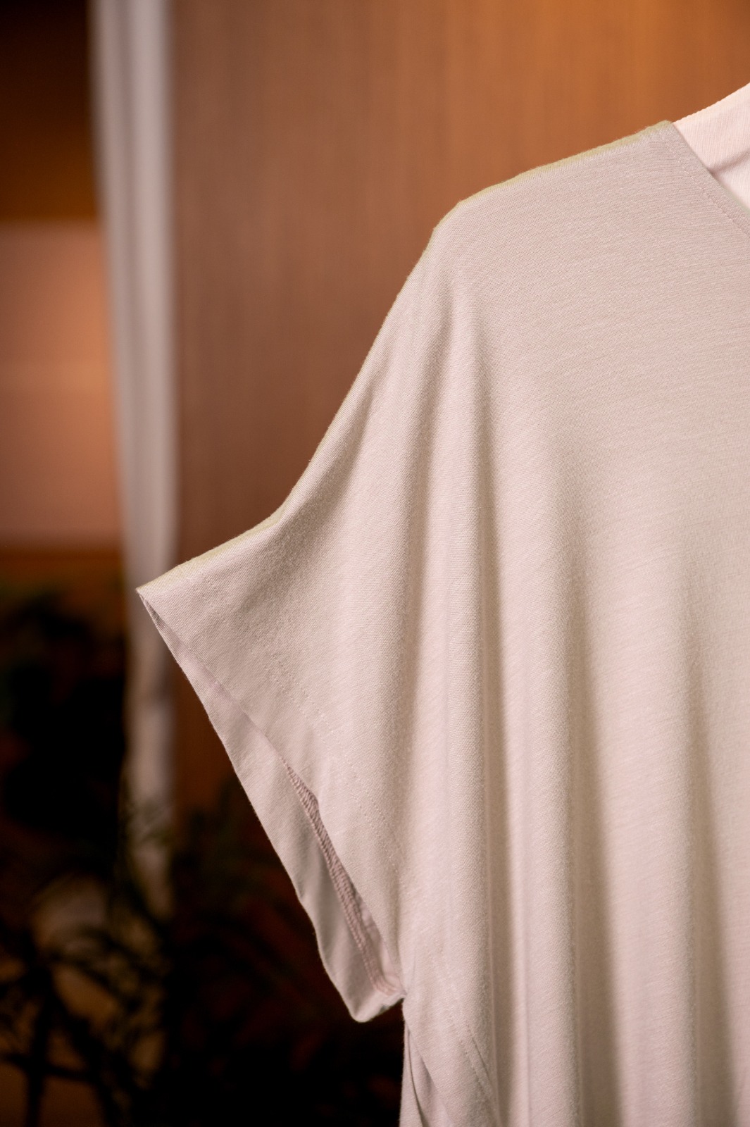 HUGGABLE FLAP V-NECK TOP BONE