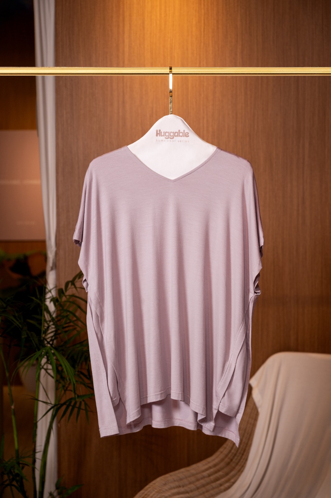 HUGGABLE FLAP V-NECK TOP PEONY