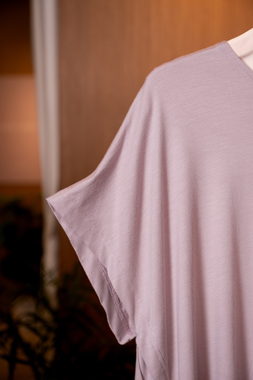HUGGABLE FLAP V-NECK TOP PEONY