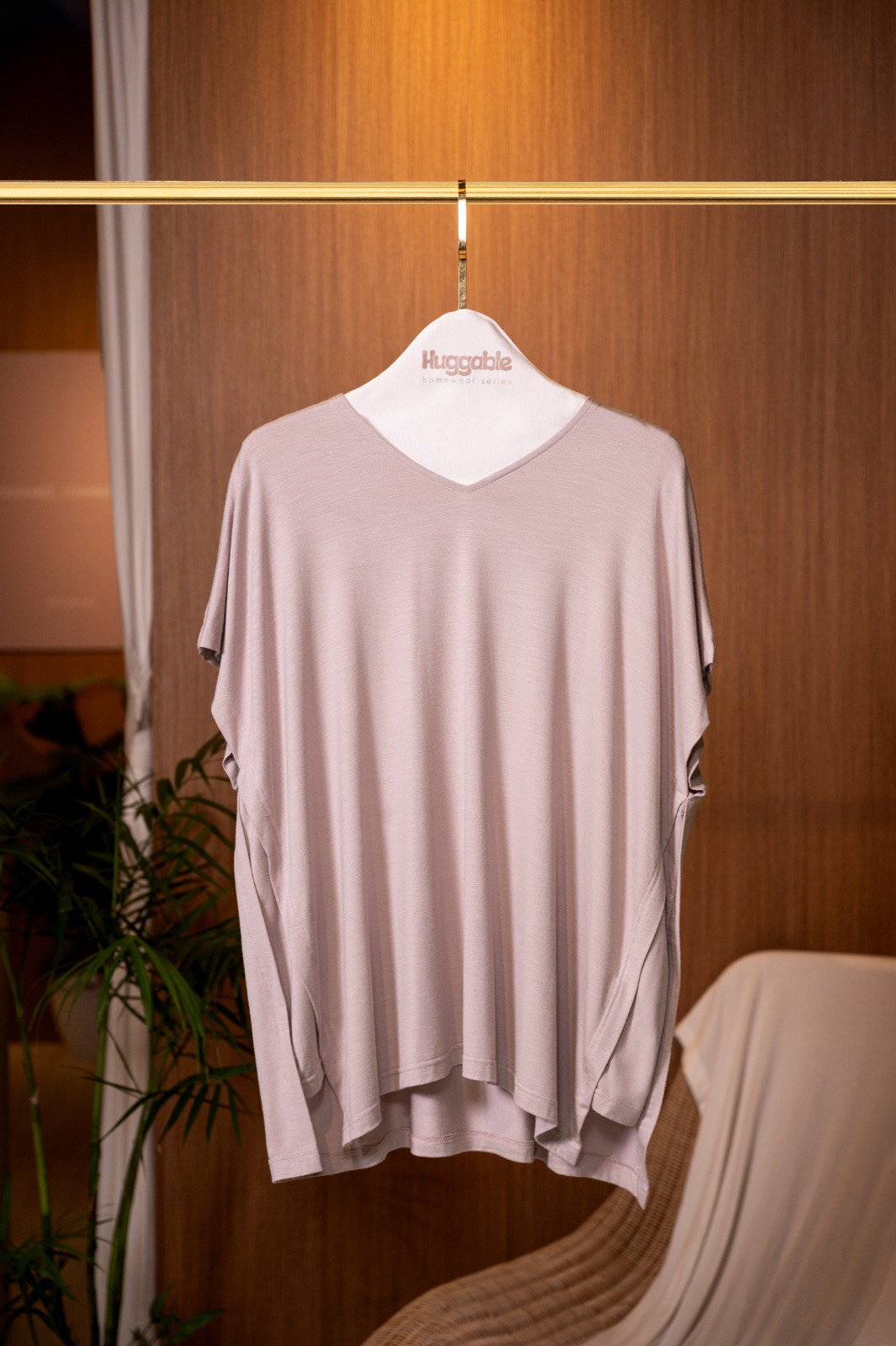 HUGGABLE FLAP V-NECK TOP SHELL