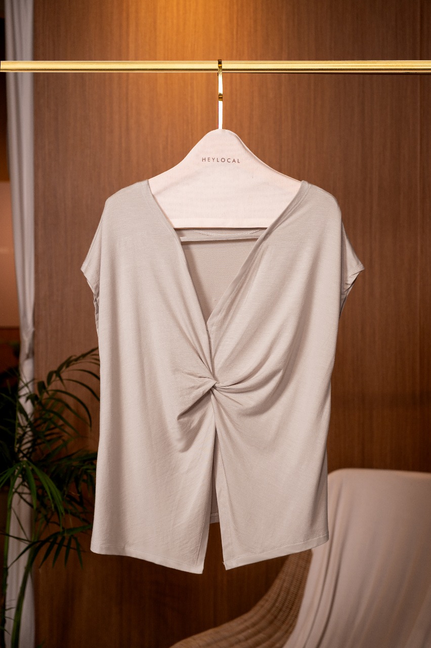 HUGGABLE TWIST TOP BONE