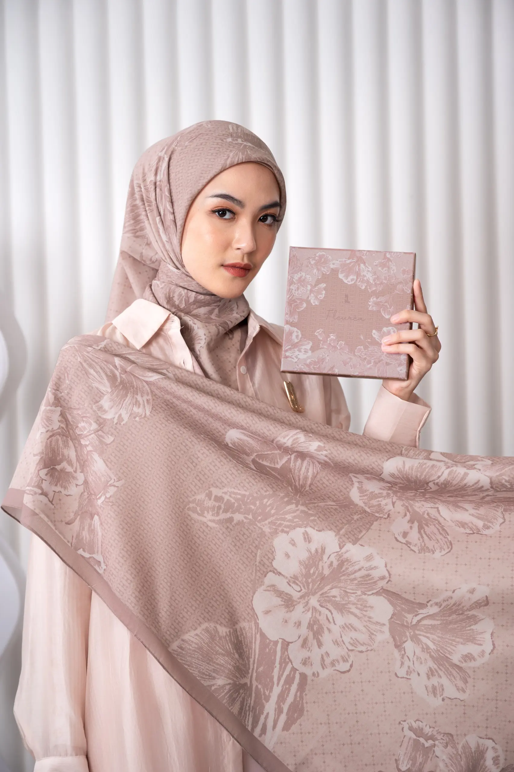 FLEUREA SCARF SUNPETAL