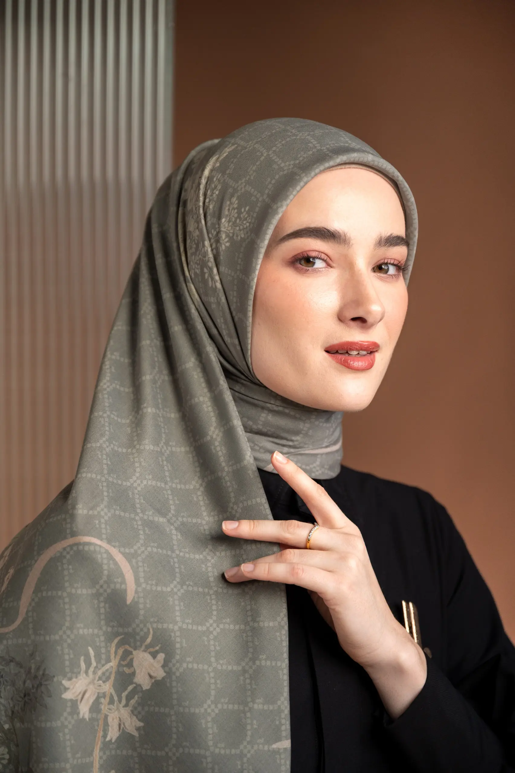 AMOUR SCARF GRASSHOPER