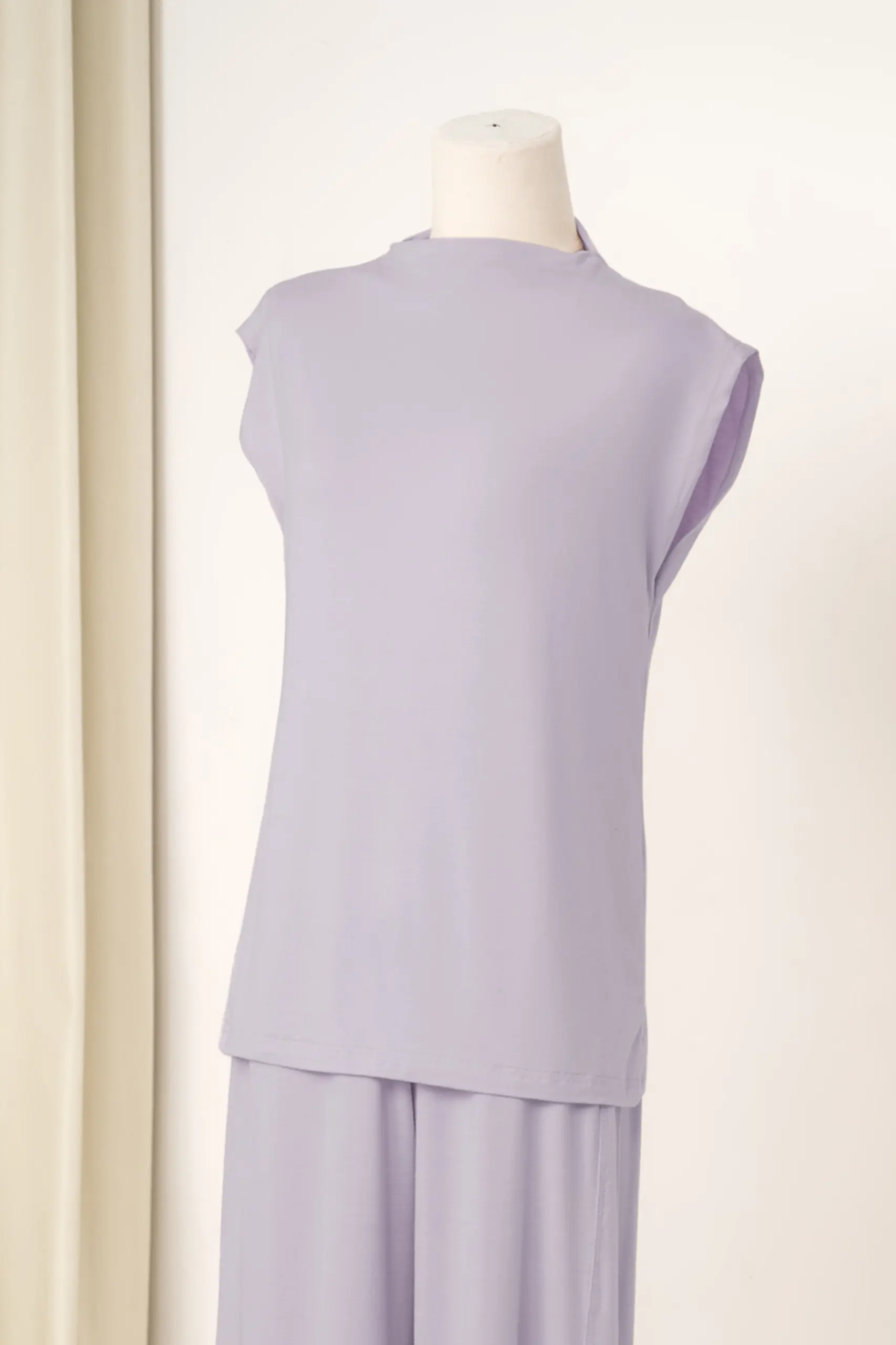 HUGGABLE SLEEVELESS INNER TOP MIST GRAY