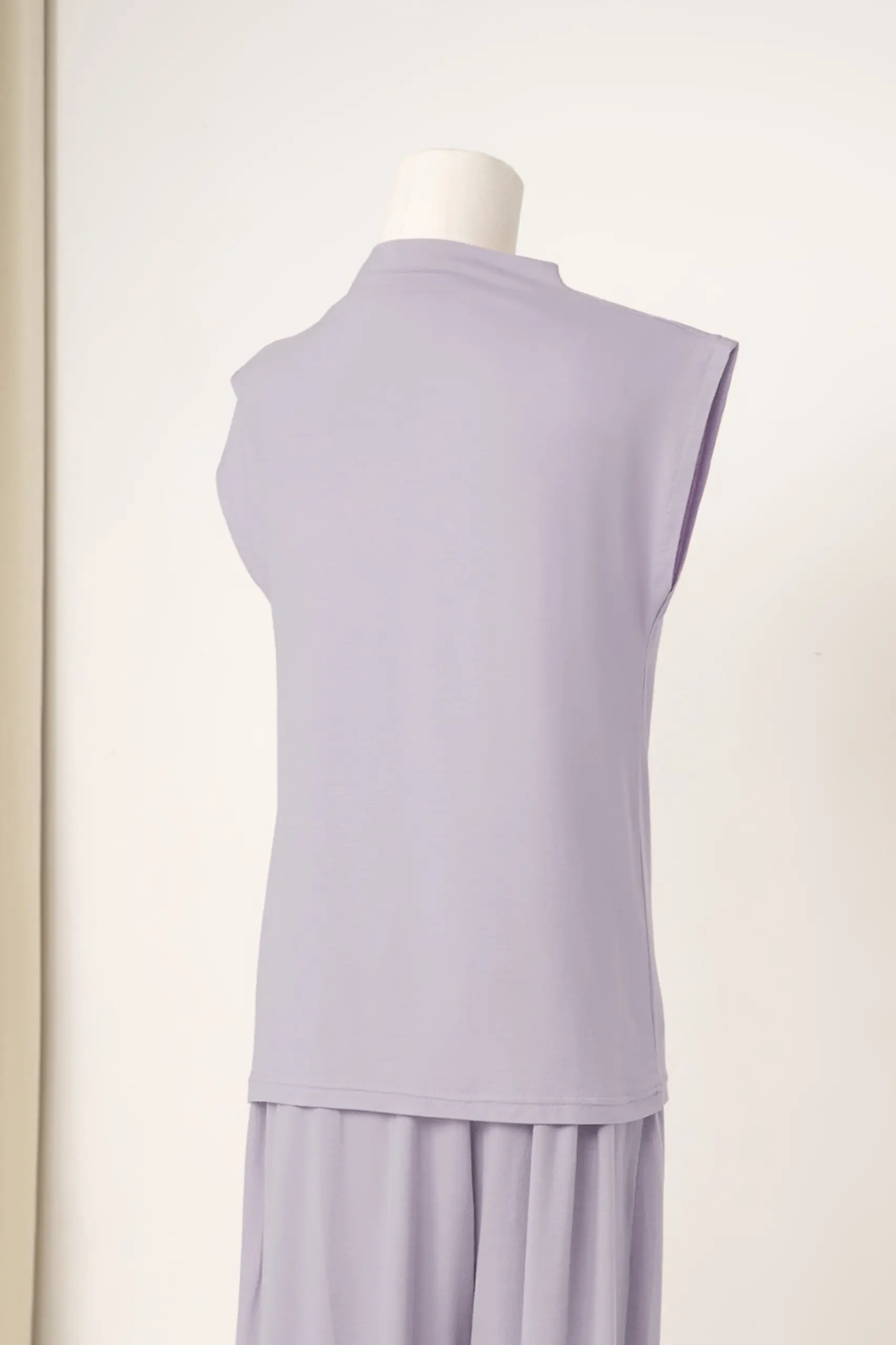 HUGGABLE SLEEVELESS INNER TOP MIST GRAY