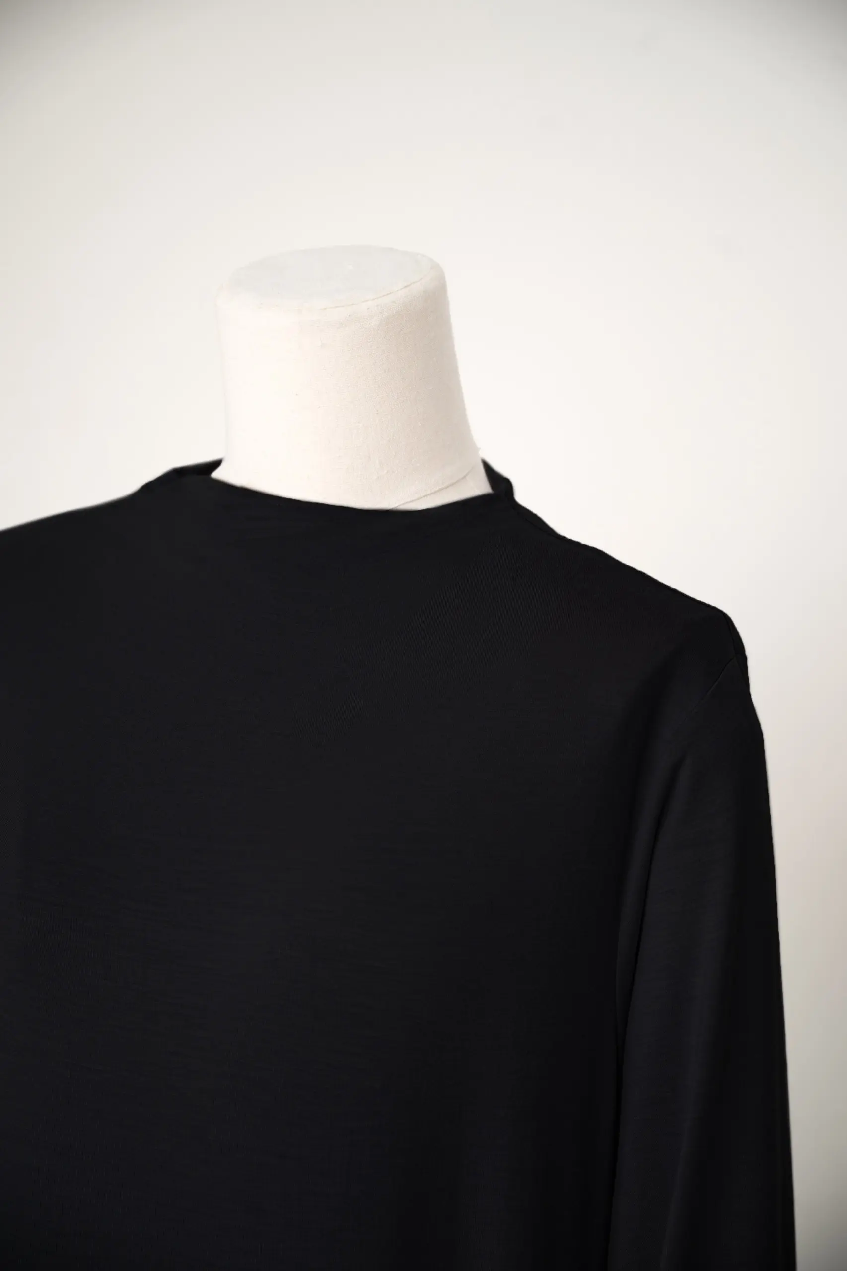 HUGGABLE LONG SLEEVE INNER DRESS BLACK BEAUTY