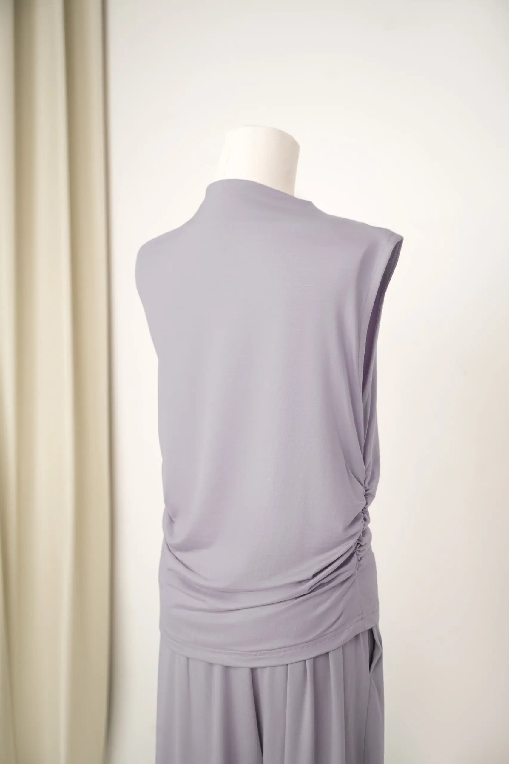 HUGGABLE RUCHED INNER TOP MIST GRAY