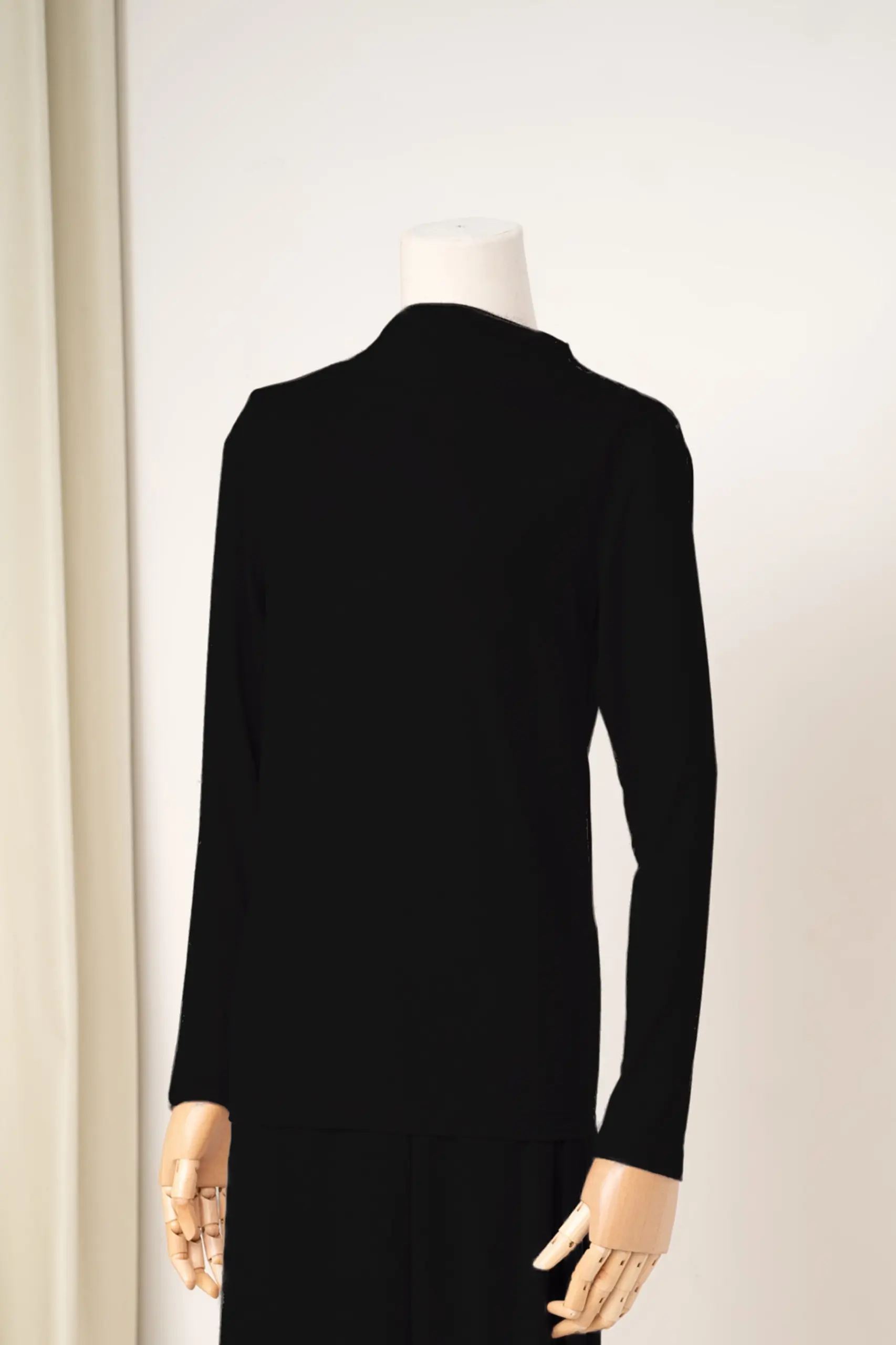 HUGGABLE LONG SLEEVE INNER TOP BLACK BEAUTY