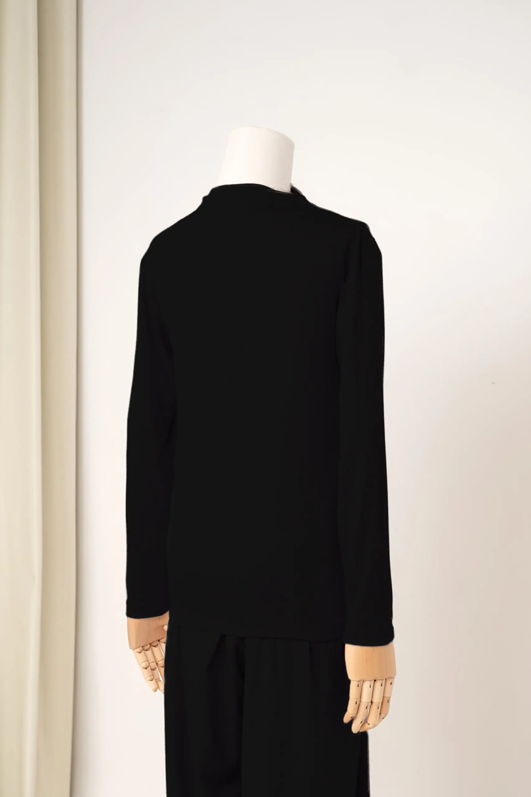 HUGGABLE LONG SLEEVE INNER TOP BLACK BEAUTY