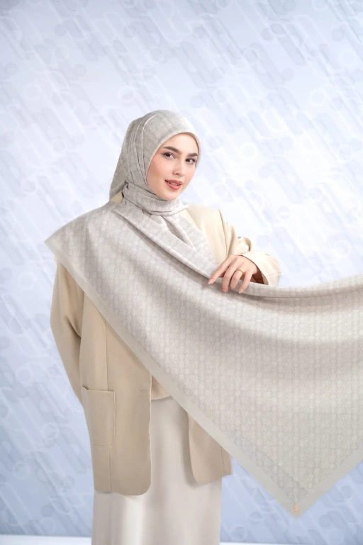 Image of MONOLURE SCARF IVORA