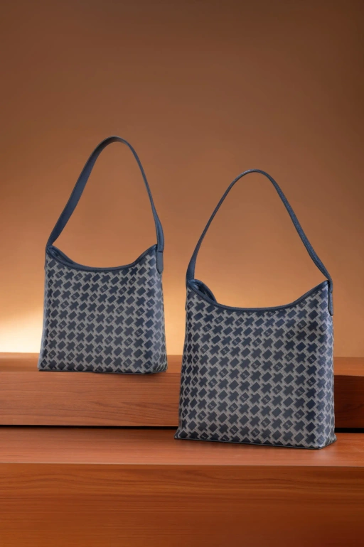 Image of LIVY SHOULDER BAG MARINE