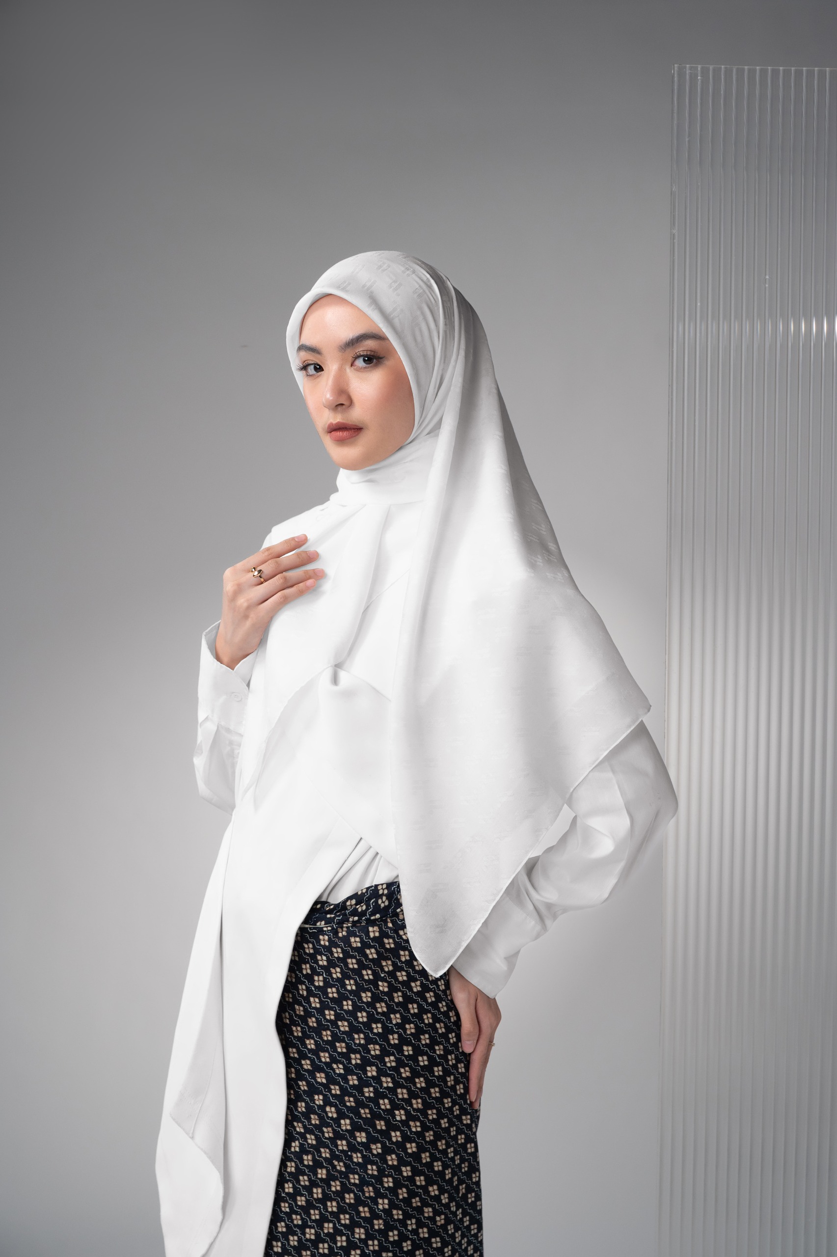 JACQUELLE SCARF PELITA