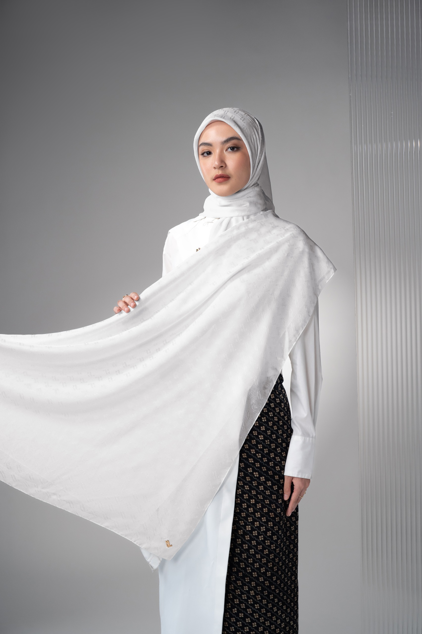 JACQUELLE SCARF PELITA