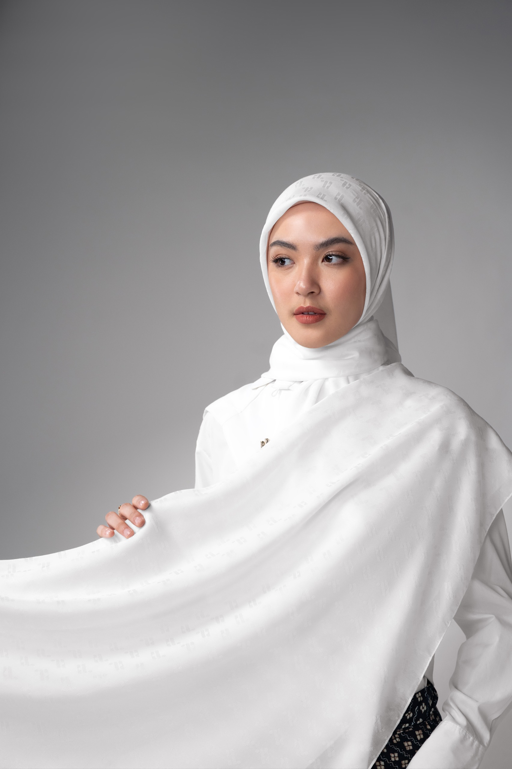 JACQUELLE SCARF PELITA