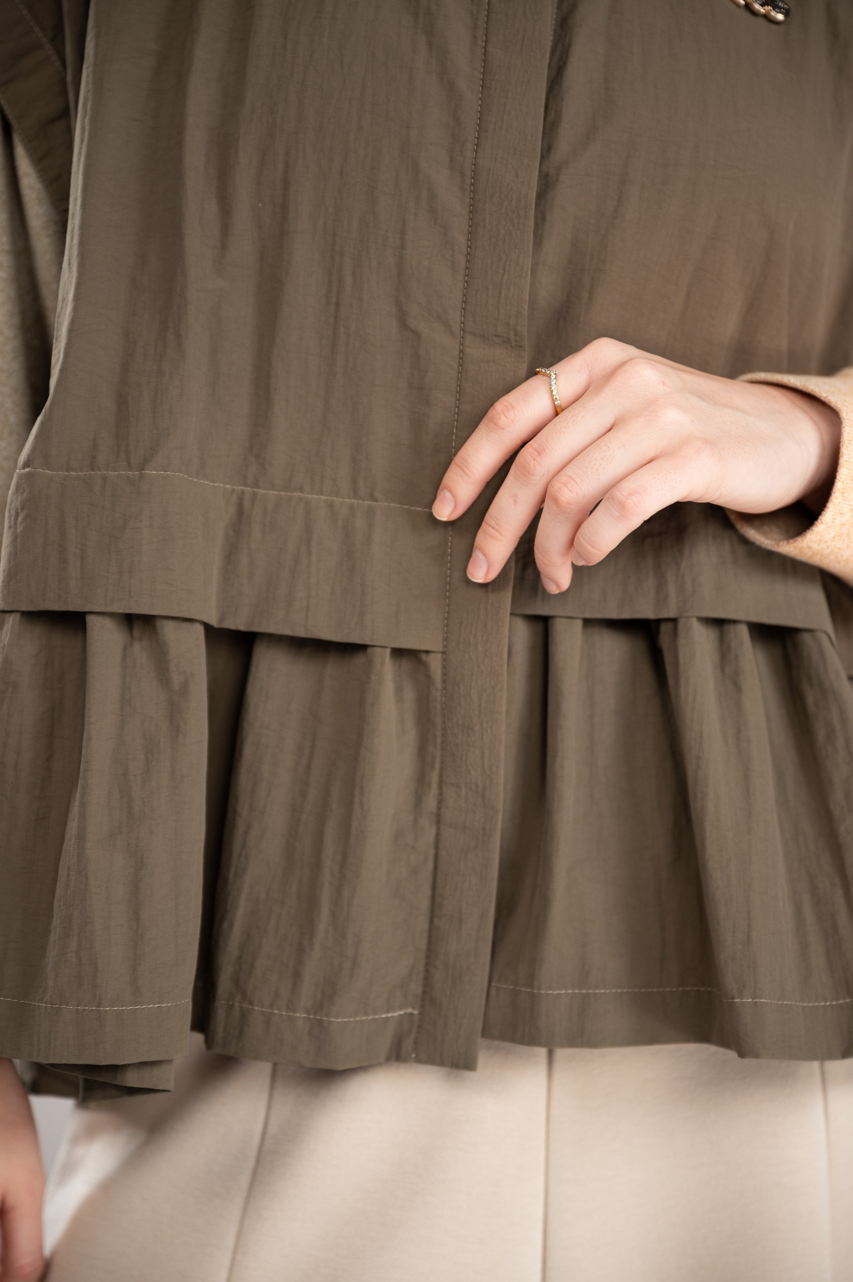 MARGOT FRILL VEST SEPIA