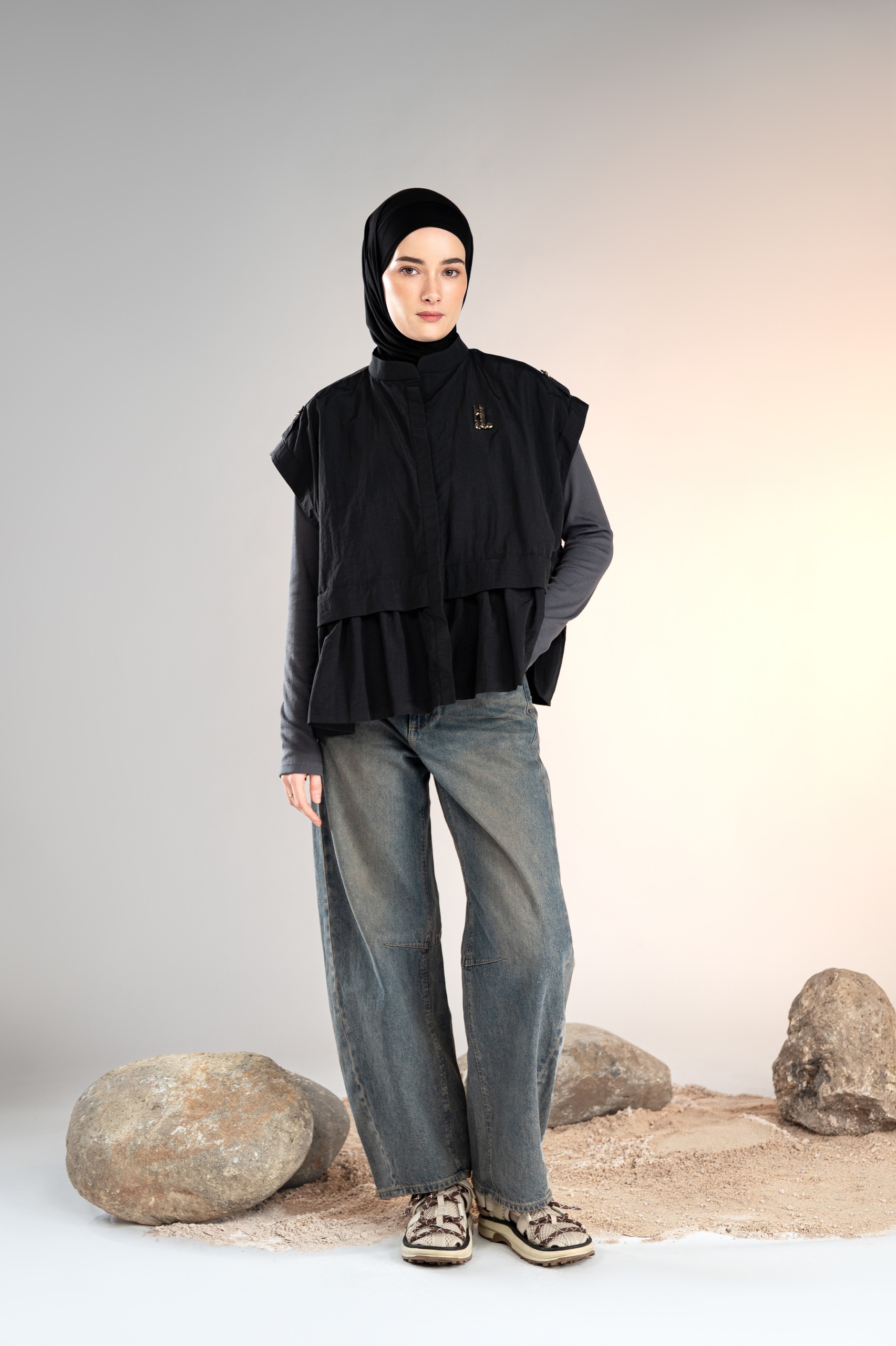 MARGOT FRILL VEST BLACK