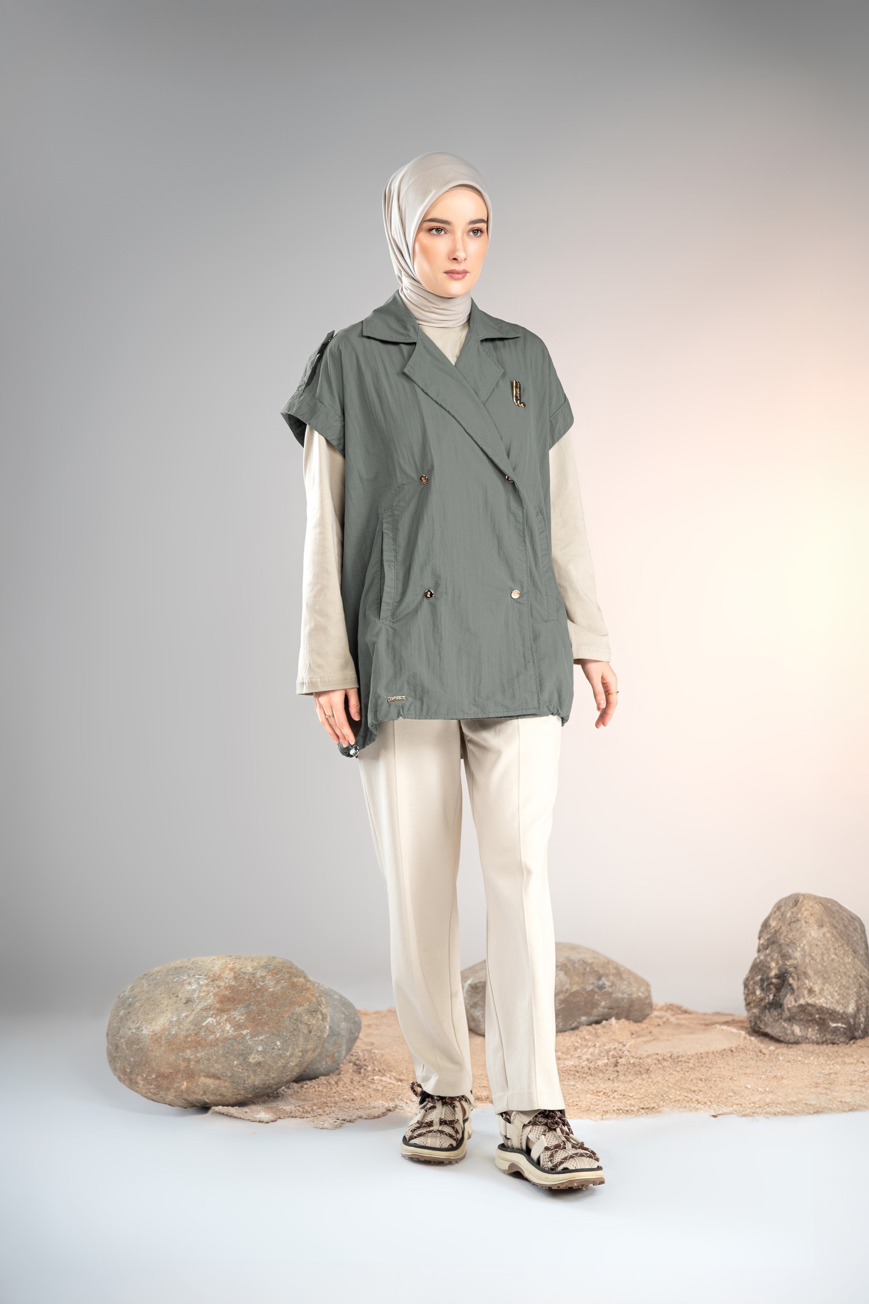 MARGOT VEST CEMENT