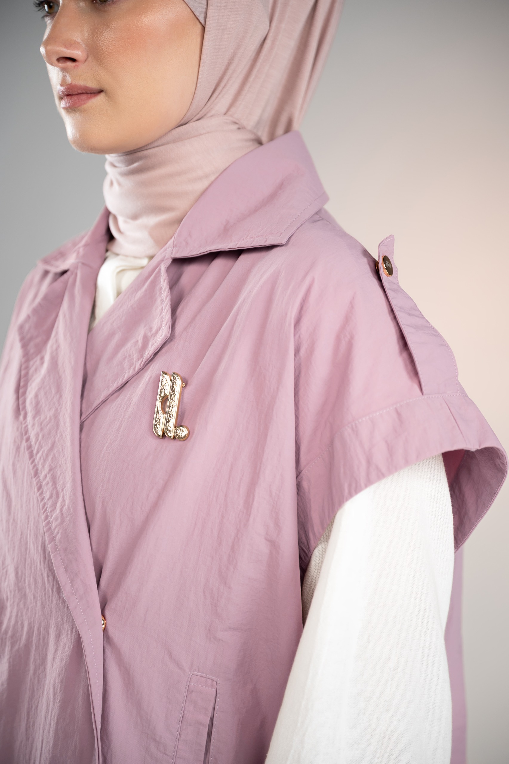 MARGOT VEST ROSETTE