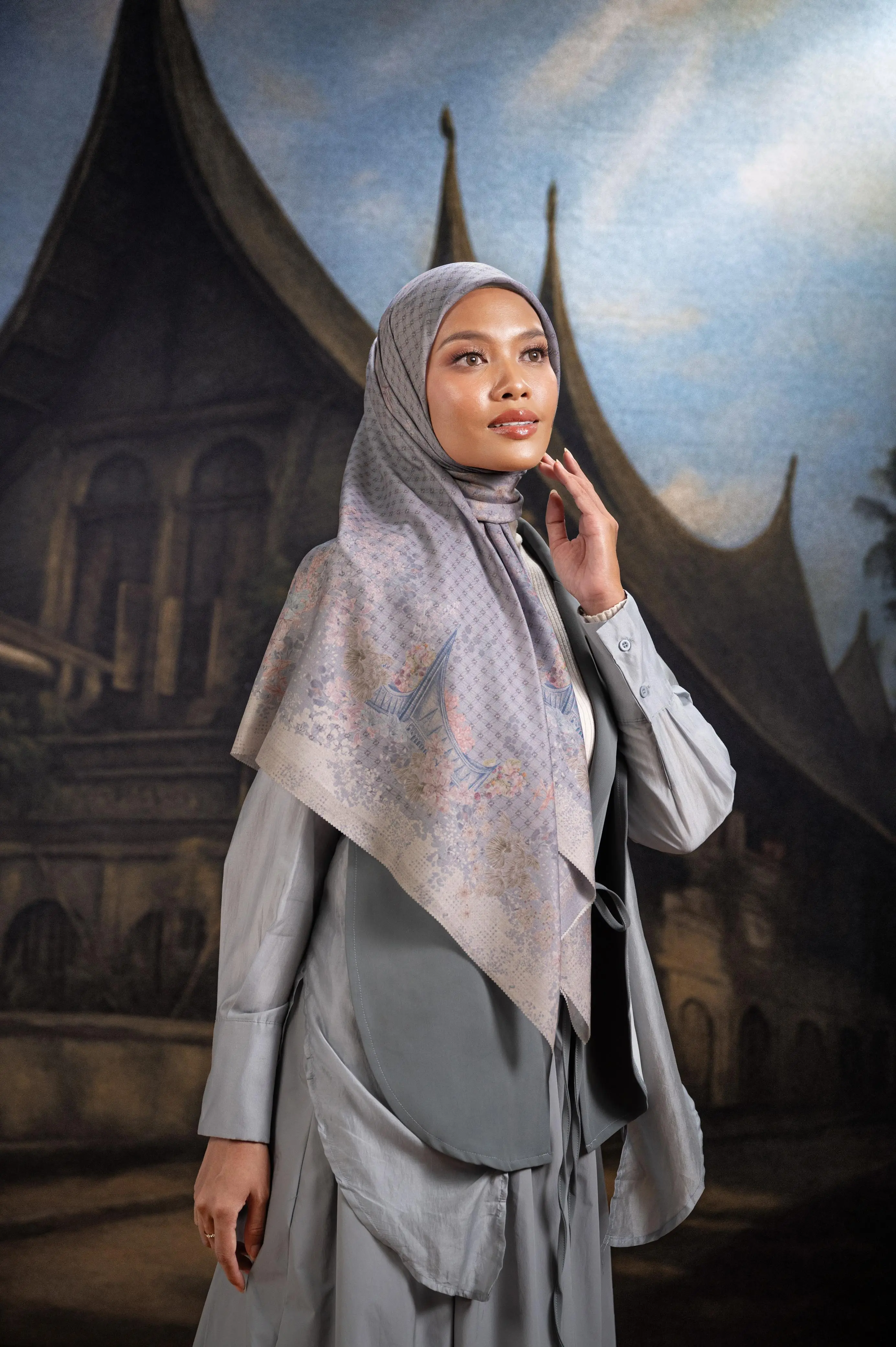 THE BEAUTY OF PADANG SCARF MOONSTONE