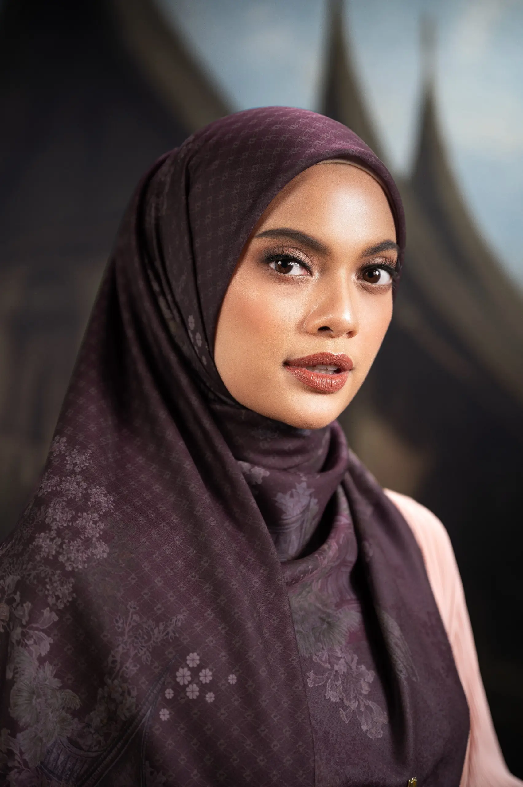 THE BEAUTY OF PADANG SCARF RUBY