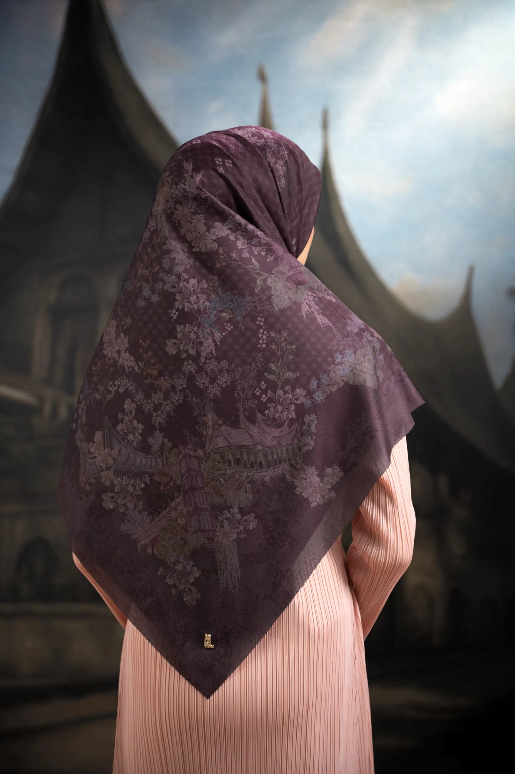 THE BEAUTY OF PADANG SCARF RUBY