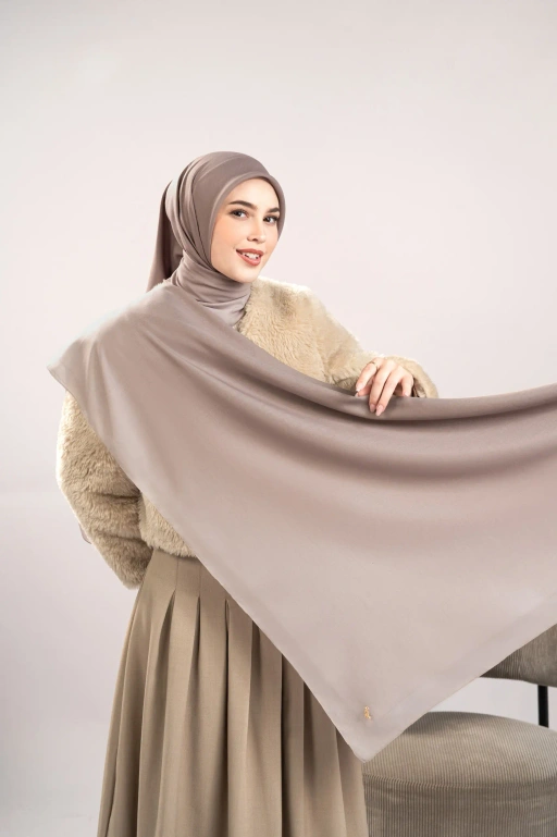 Image of FLAIRY SCARF TAUPE