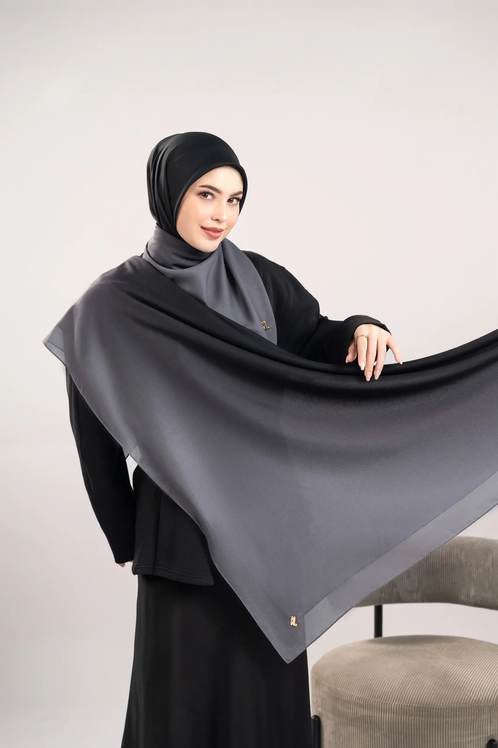 FLAIRY SCARF STONE