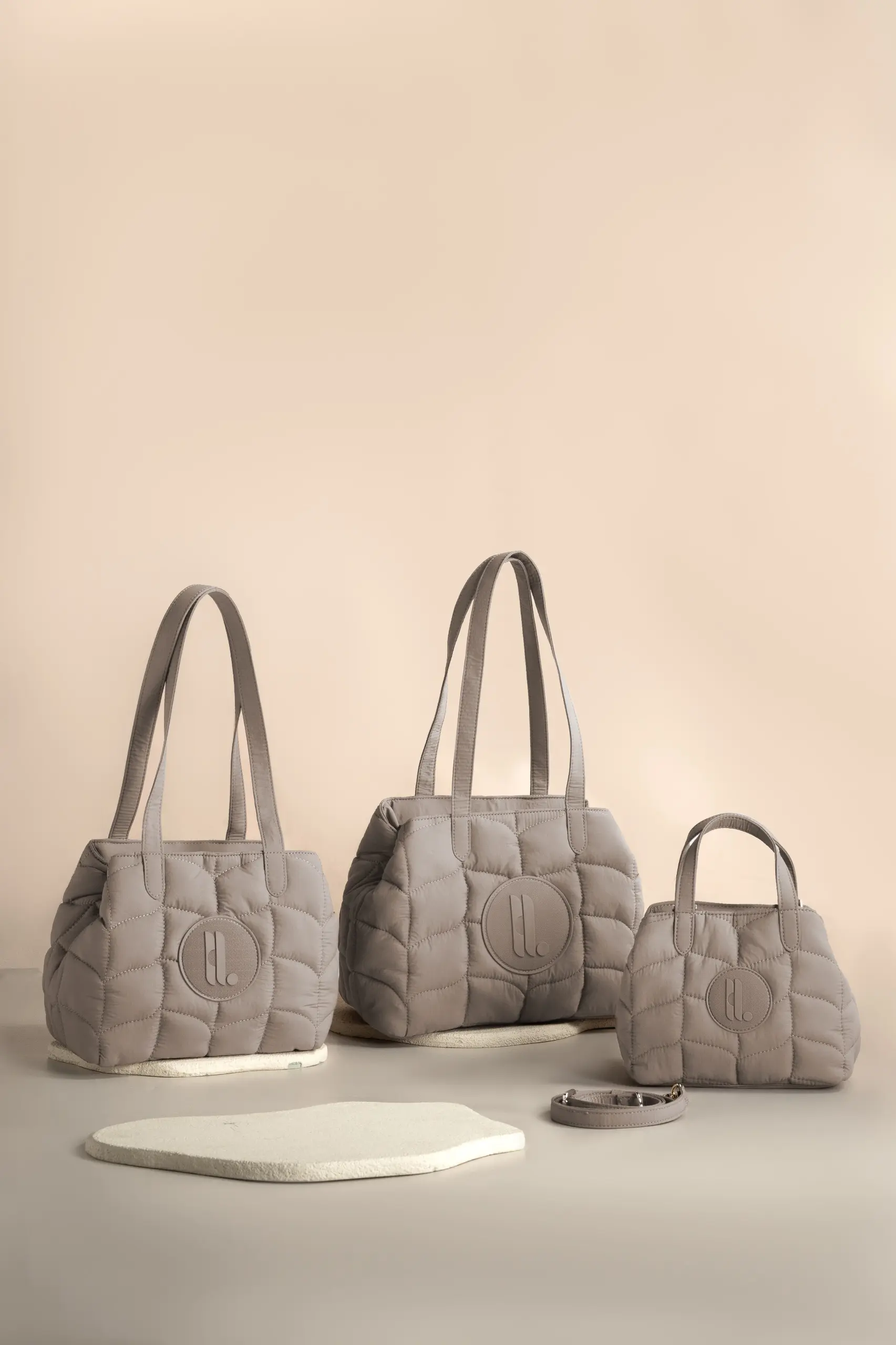 FLUFFLY TOTEBAG TAUPE