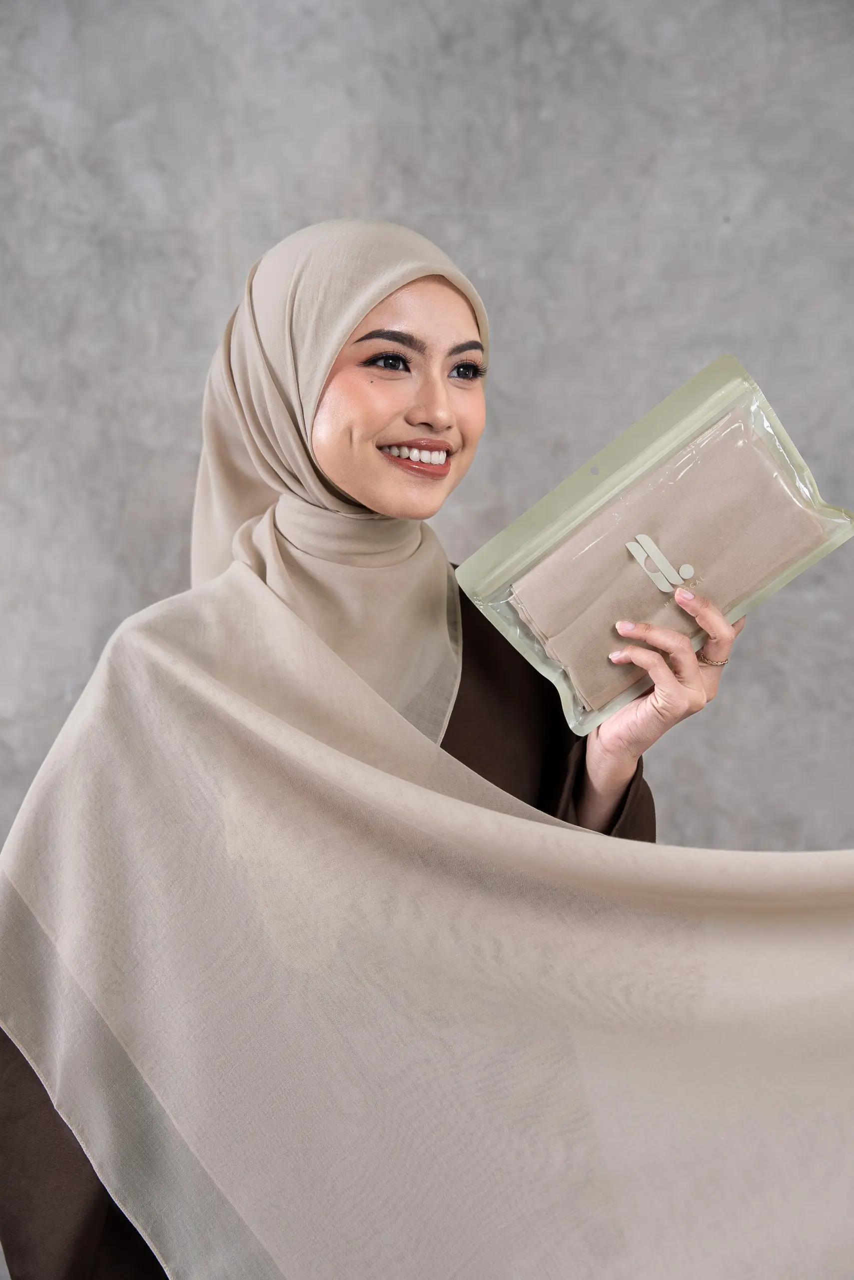 AIRY SCARF SAND