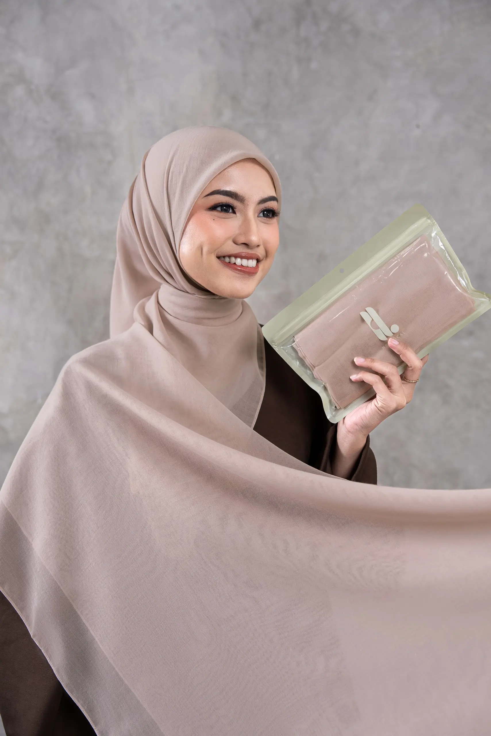 AIRY SCARF LACE