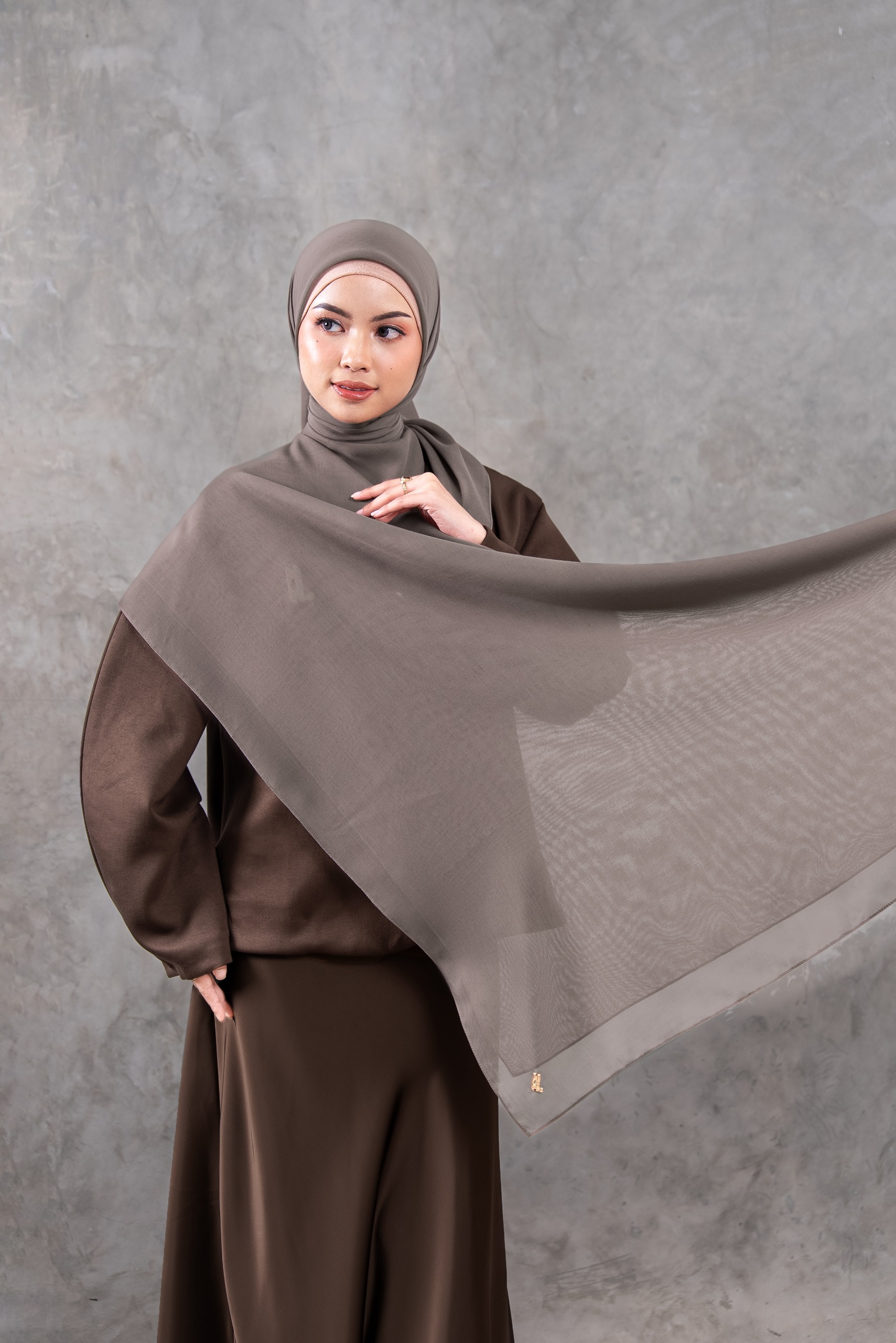 AIRY SCARF TAUPE