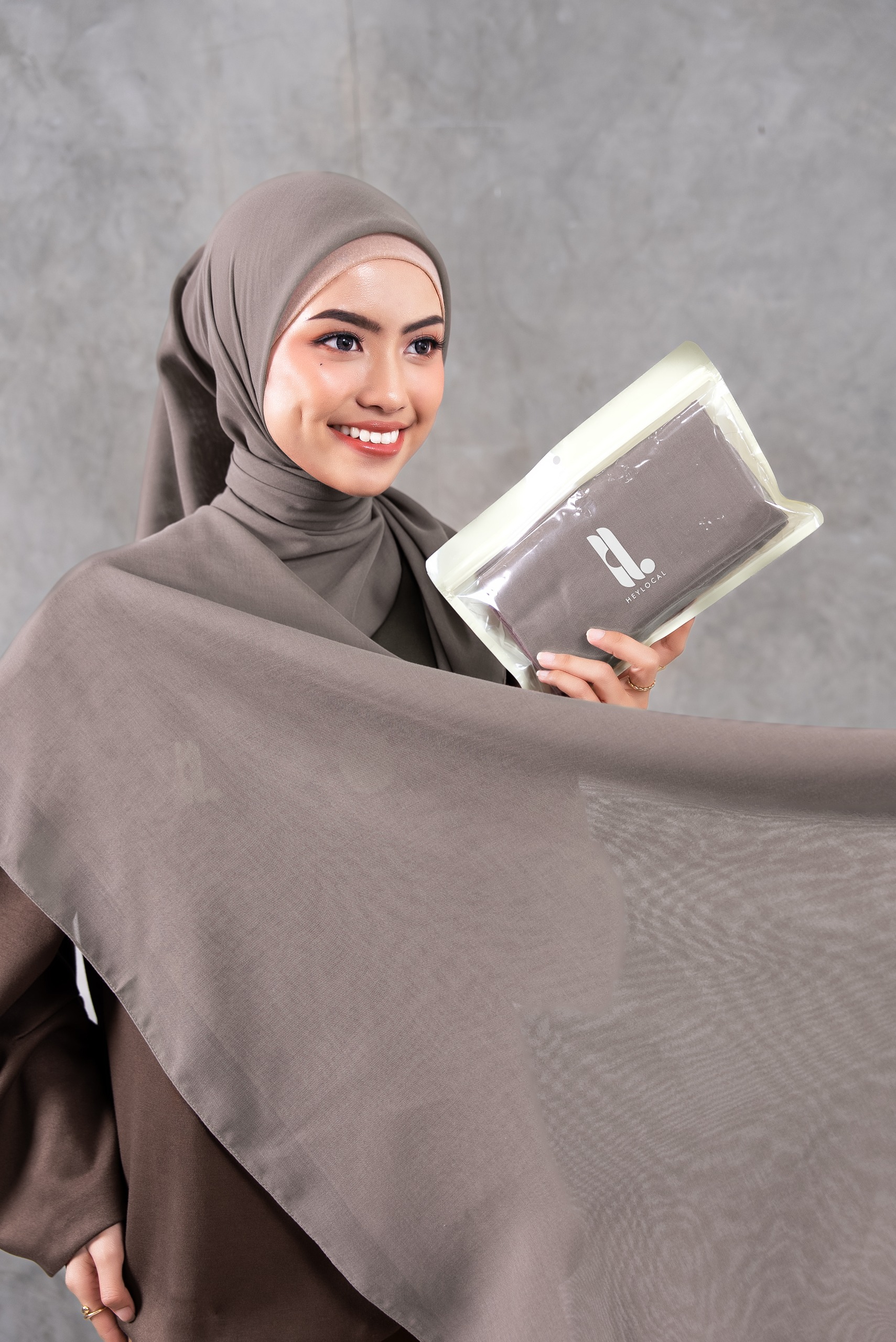 AIRY SCARF TAUPE