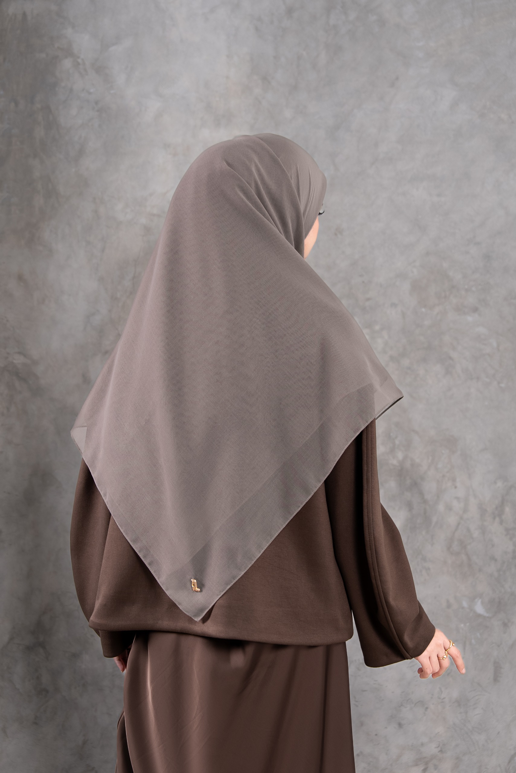 AIRY SCARF TAUPE