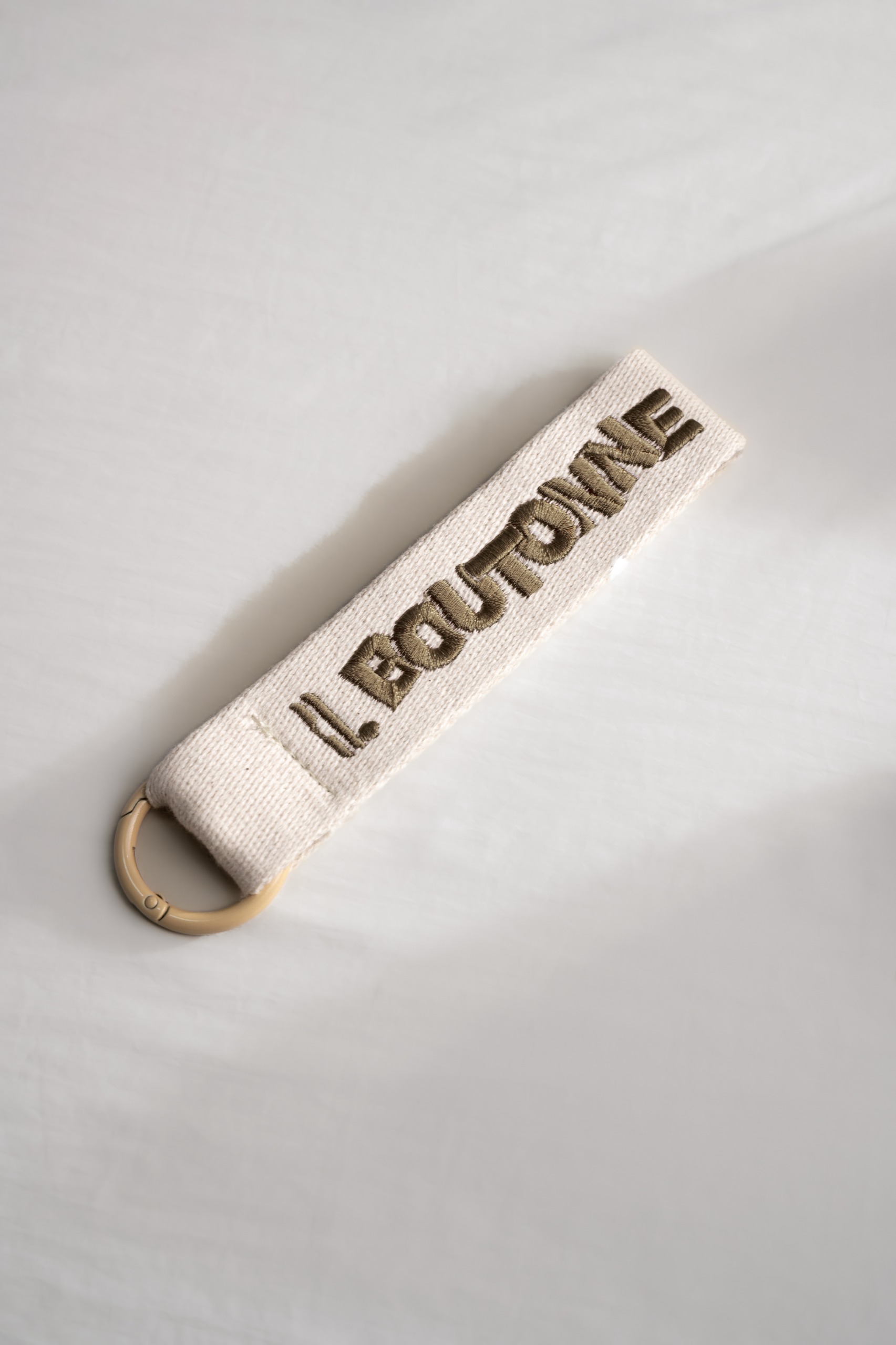 BOUTONNE POP CHARM TAUPE