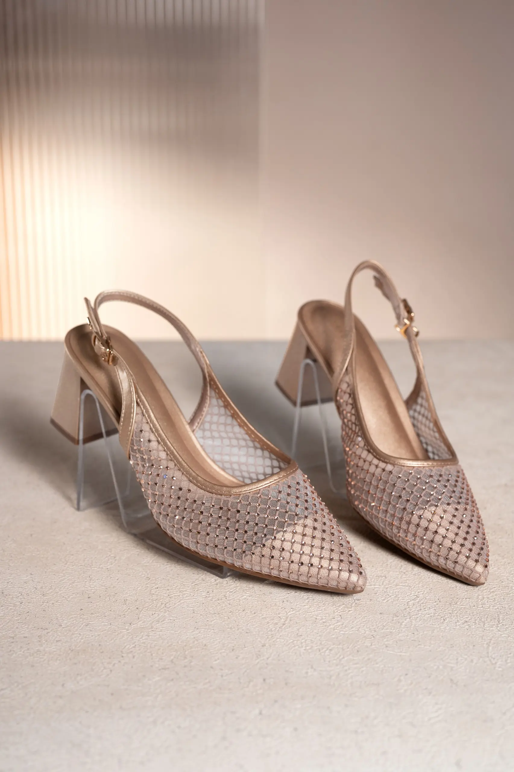 ROZE HEELS RUSTIC ROSE