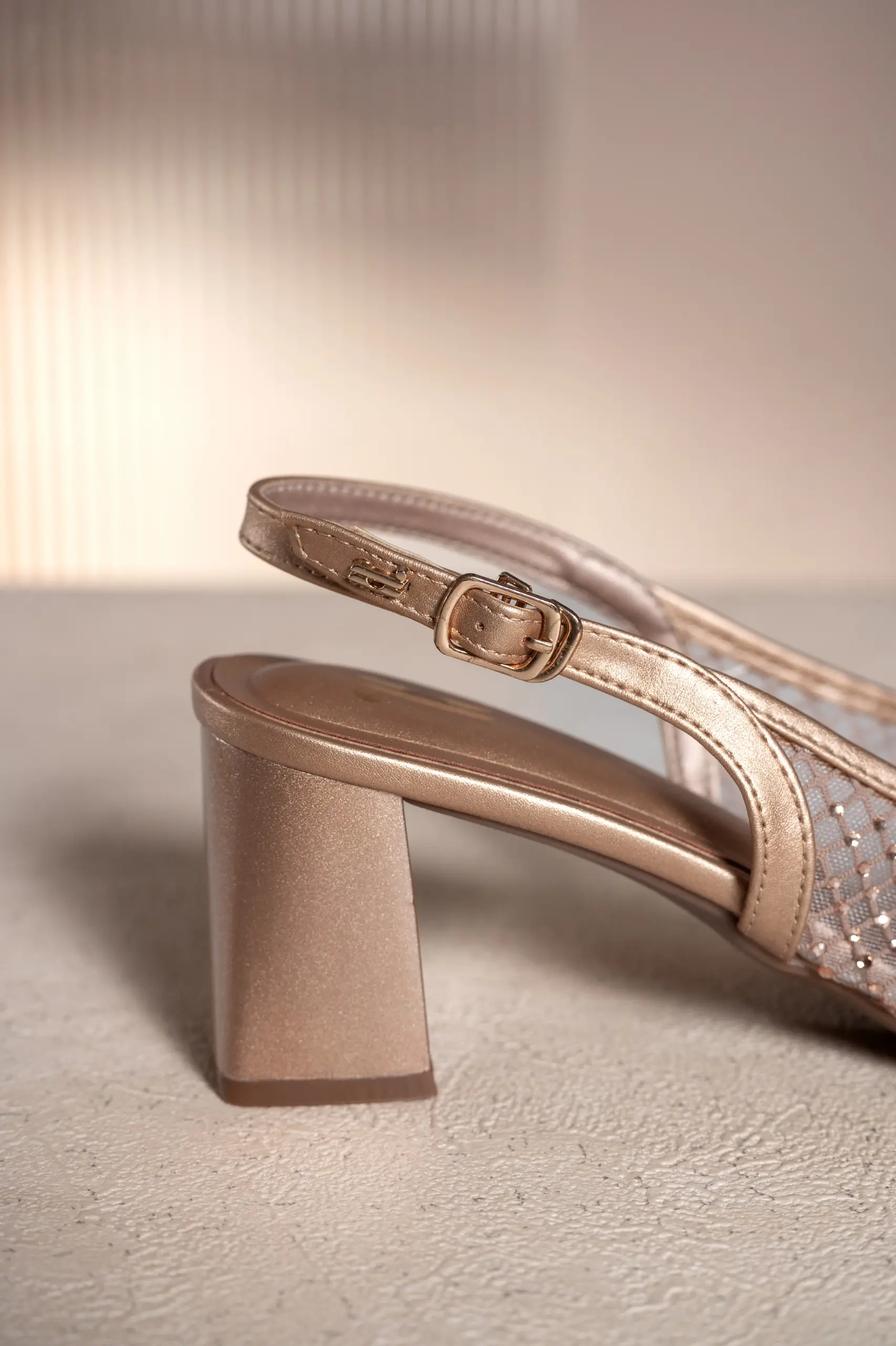 ROZE HEELS RUSTIC ROSE