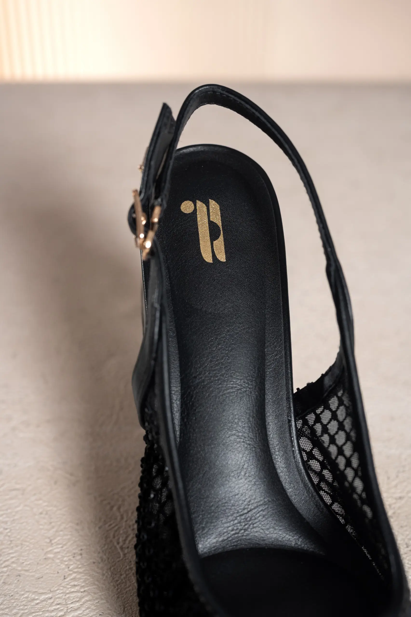 ROZE HEELS BLACK