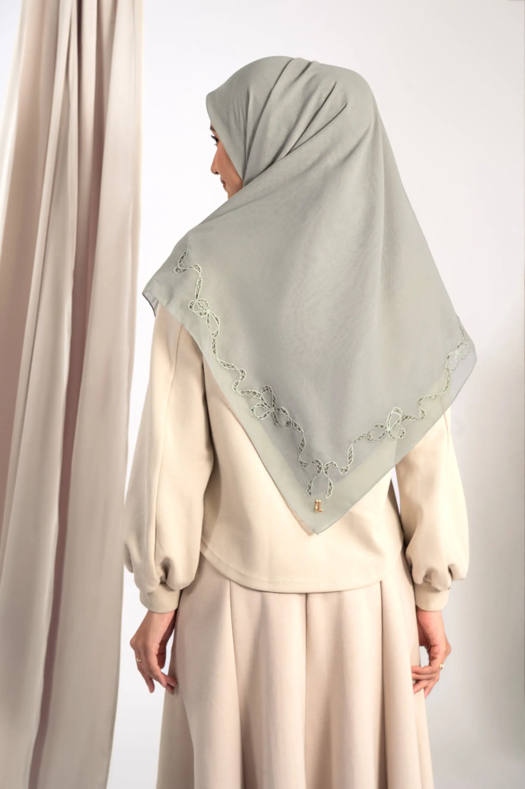 LACELLE RIBBON SCARF BASIL