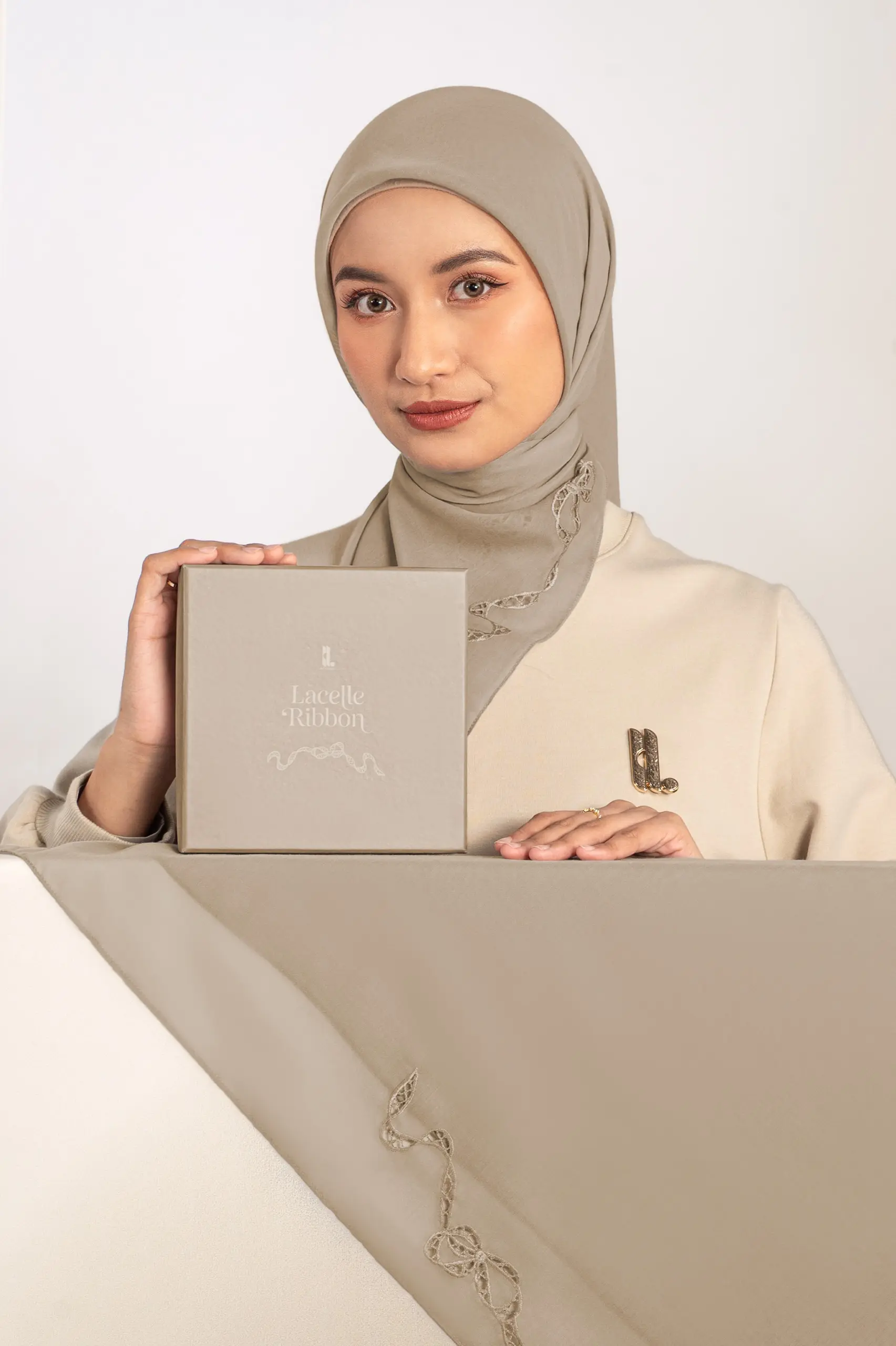 LACELLE RIBBON SCARF TAN