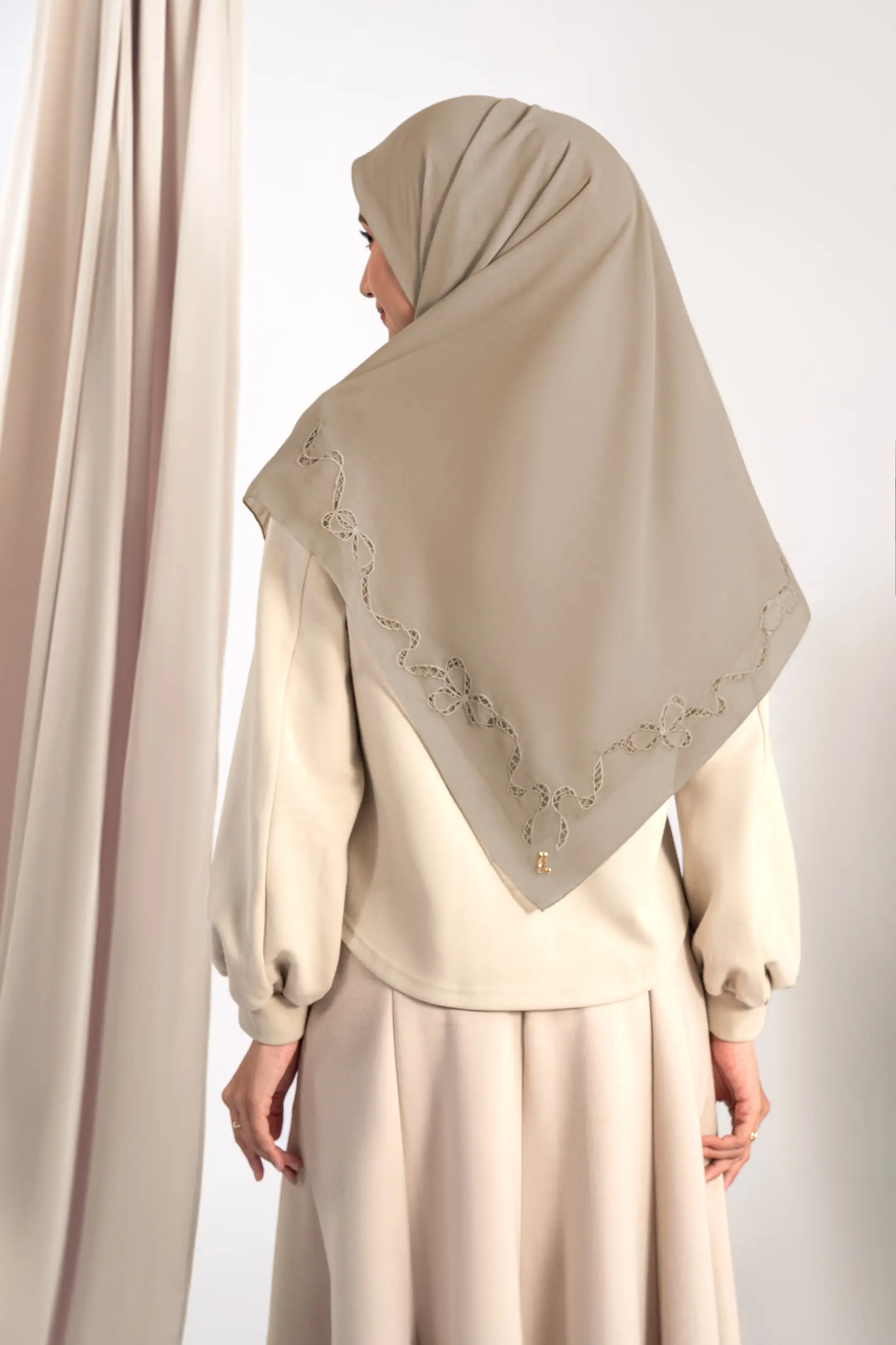 LACELLE RIBBON SCARF TAN