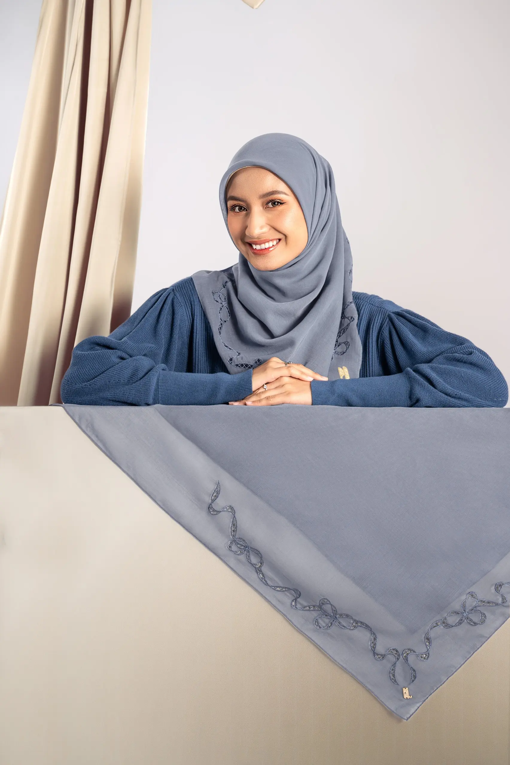 LACELLE RIBBON SCARF ASH