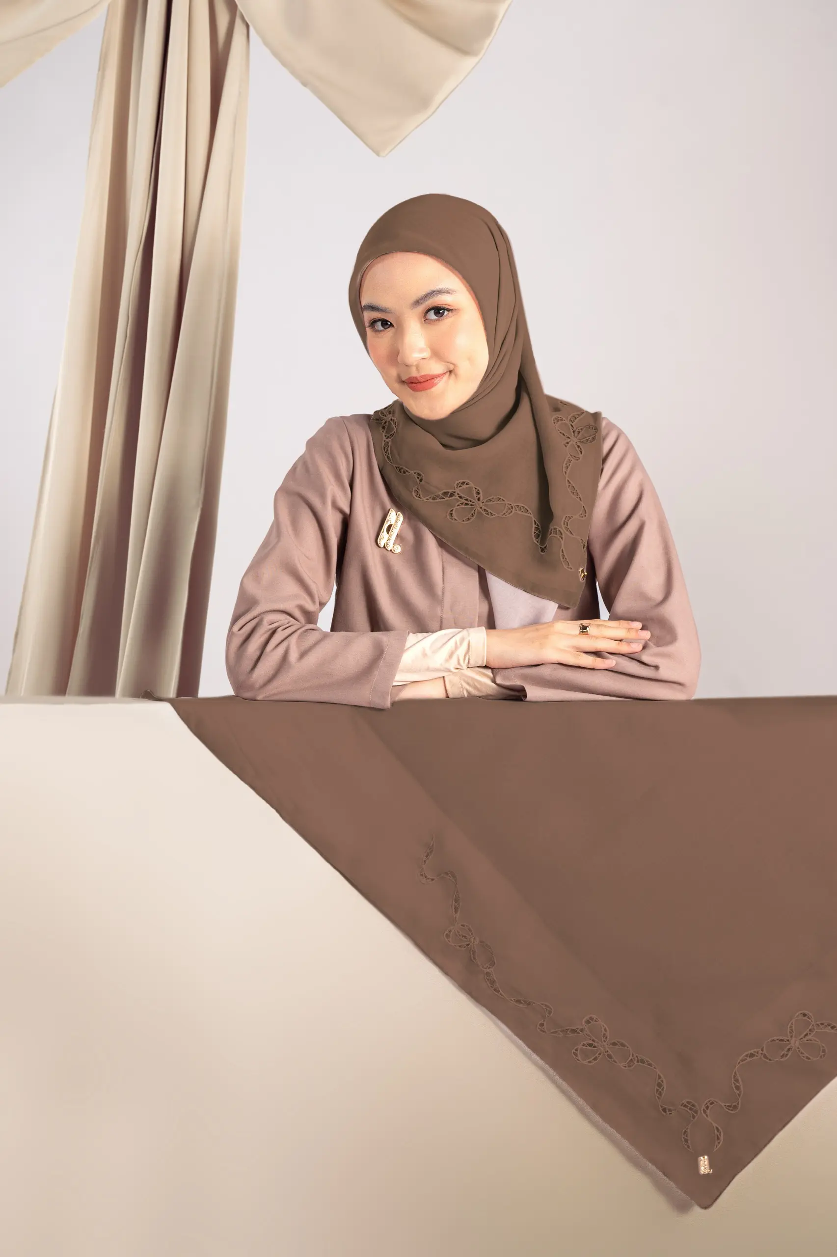 LACELLE RIBBON SCARF SEPIA