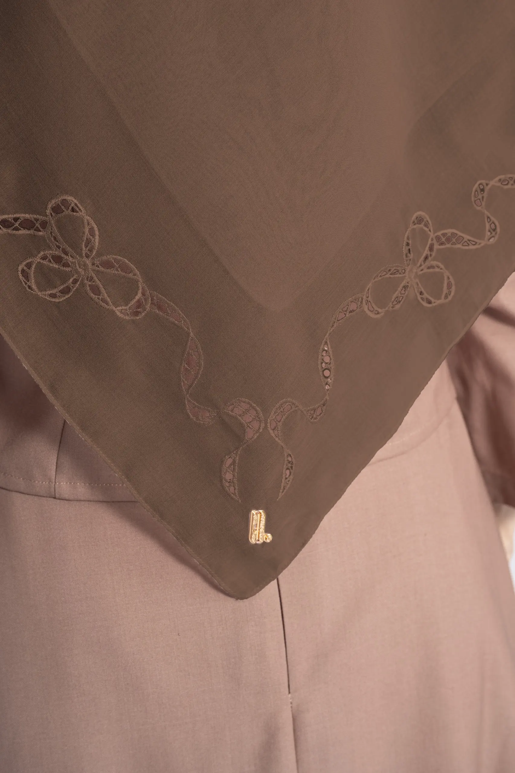LACELLE RIBBON SCARF SEPIA
