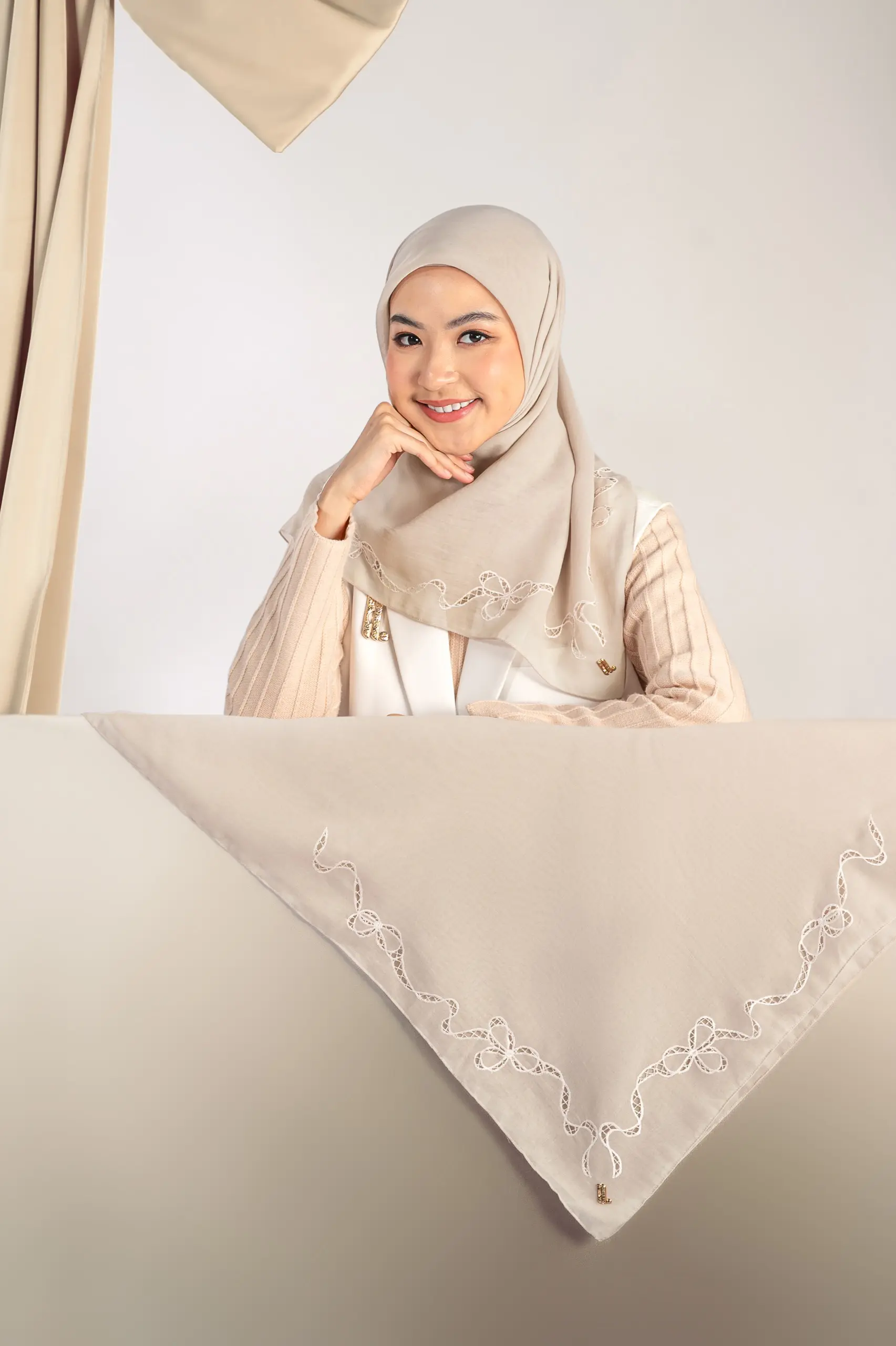 LACELLE RIBBON SCARF OAT