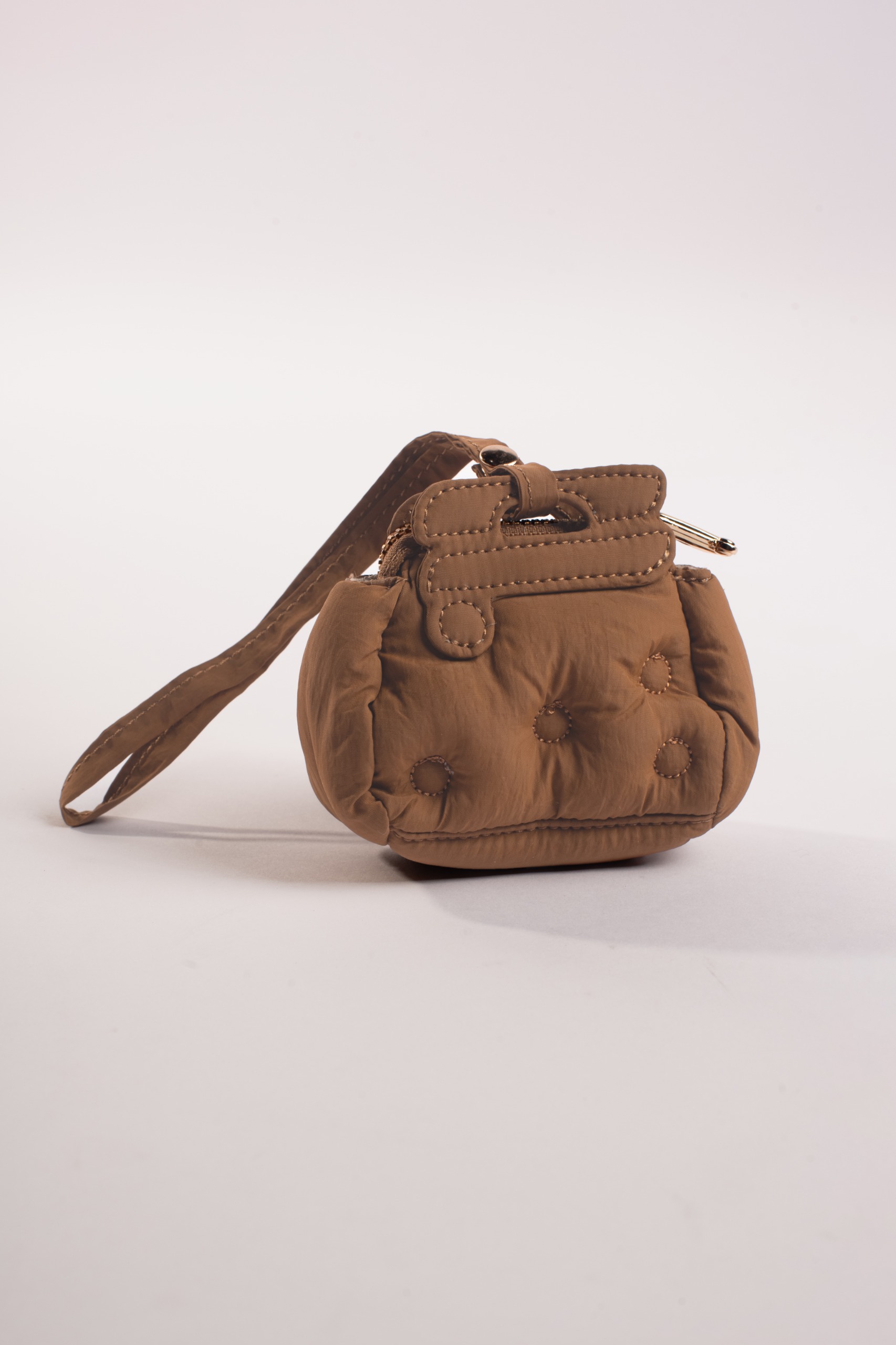 BOUTONNE POCKET BAG CHARM TOFFEE