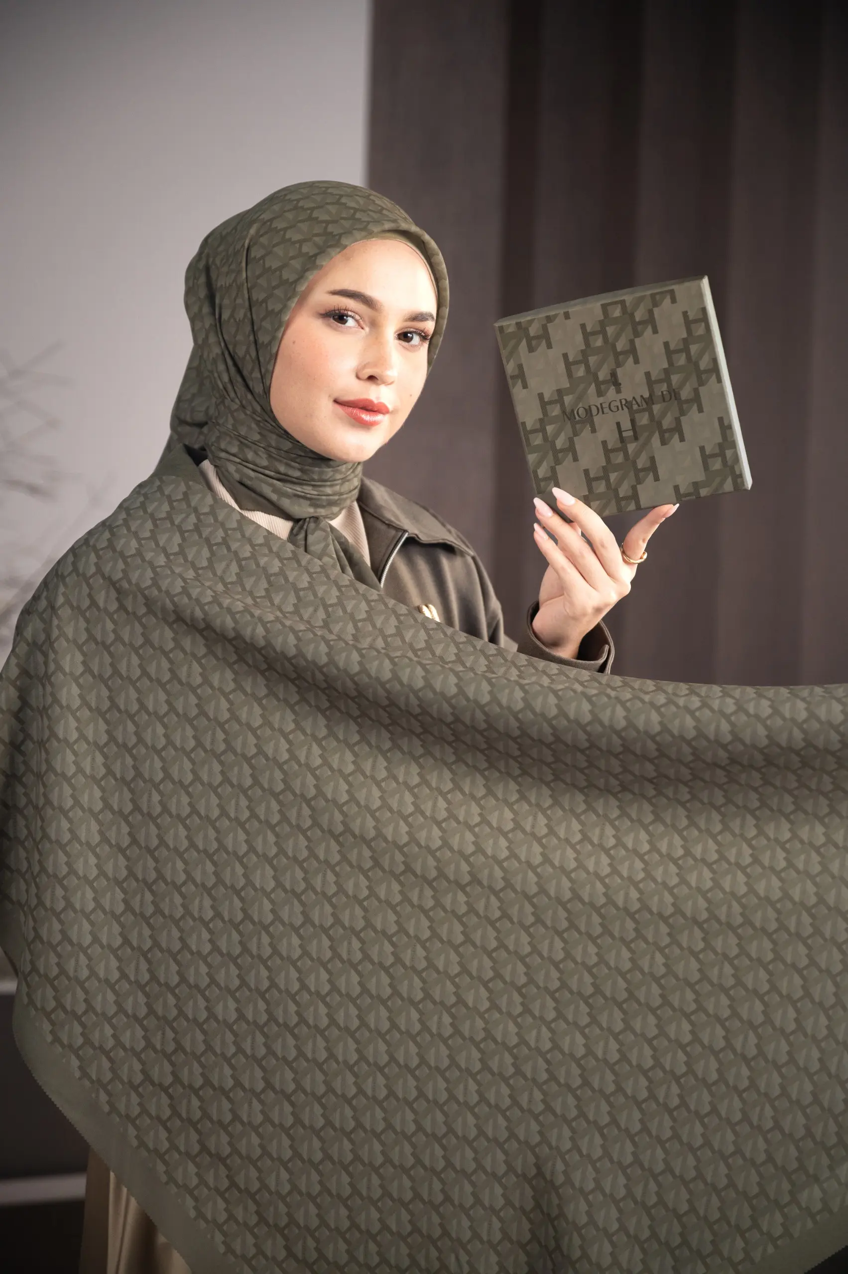 MODEGRAM DE H SCARF OLIVE