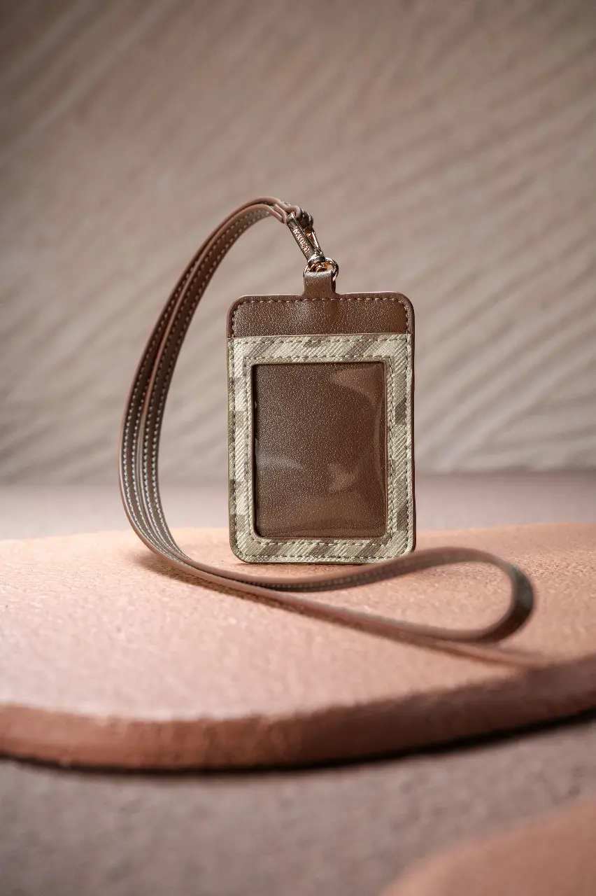 MODEGRAM DE H LANYARD SIENNA